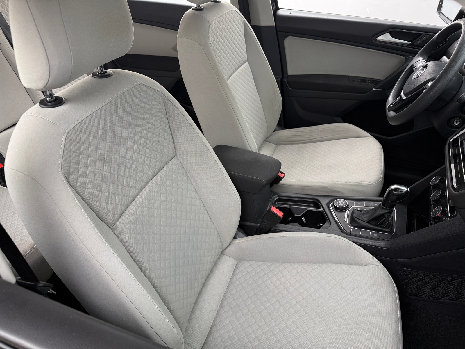 Thumbnail: 2018 Volkswagen Tiguan - 2