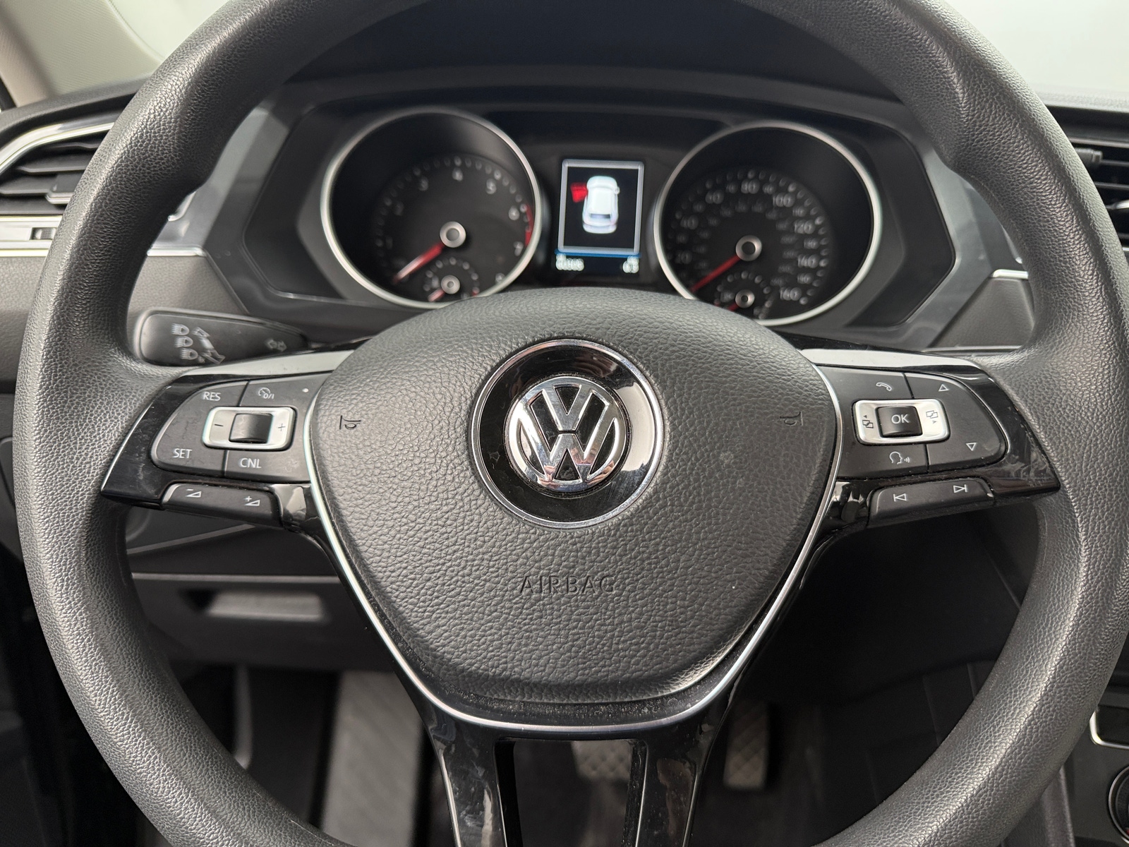 Thumbnail: 2018 Volkswagen Tiguan - 5