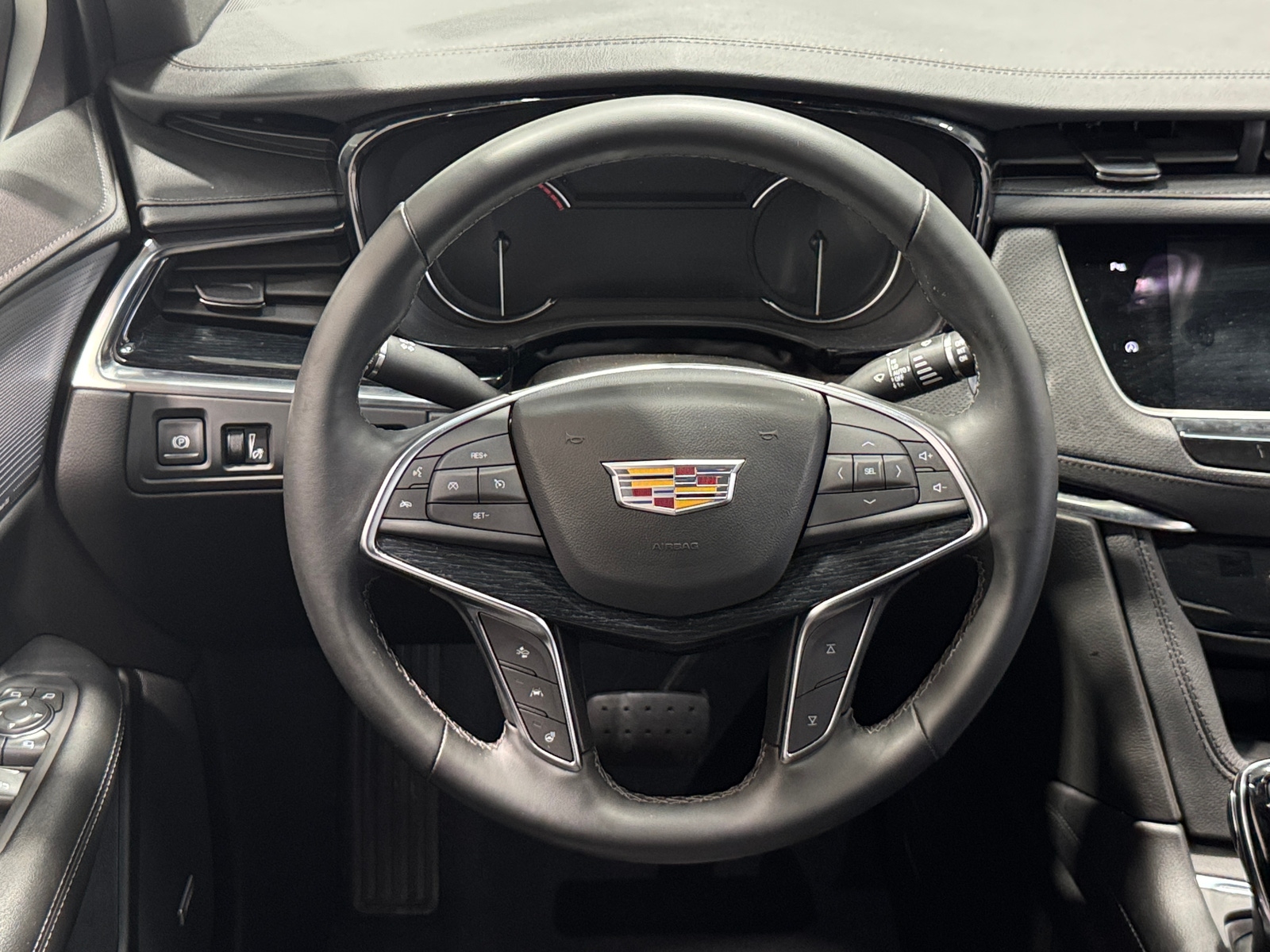 Thumbnail: 2025 Cadillac XT5 - 4