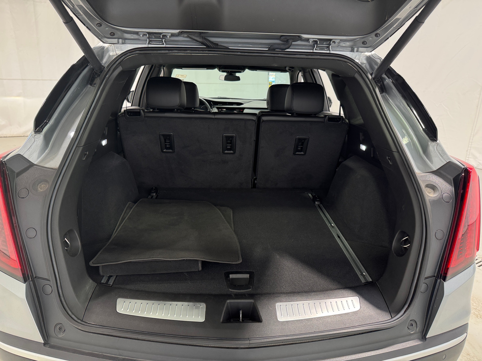 Thumbnail: 2025 Cadillac XT5 - 6