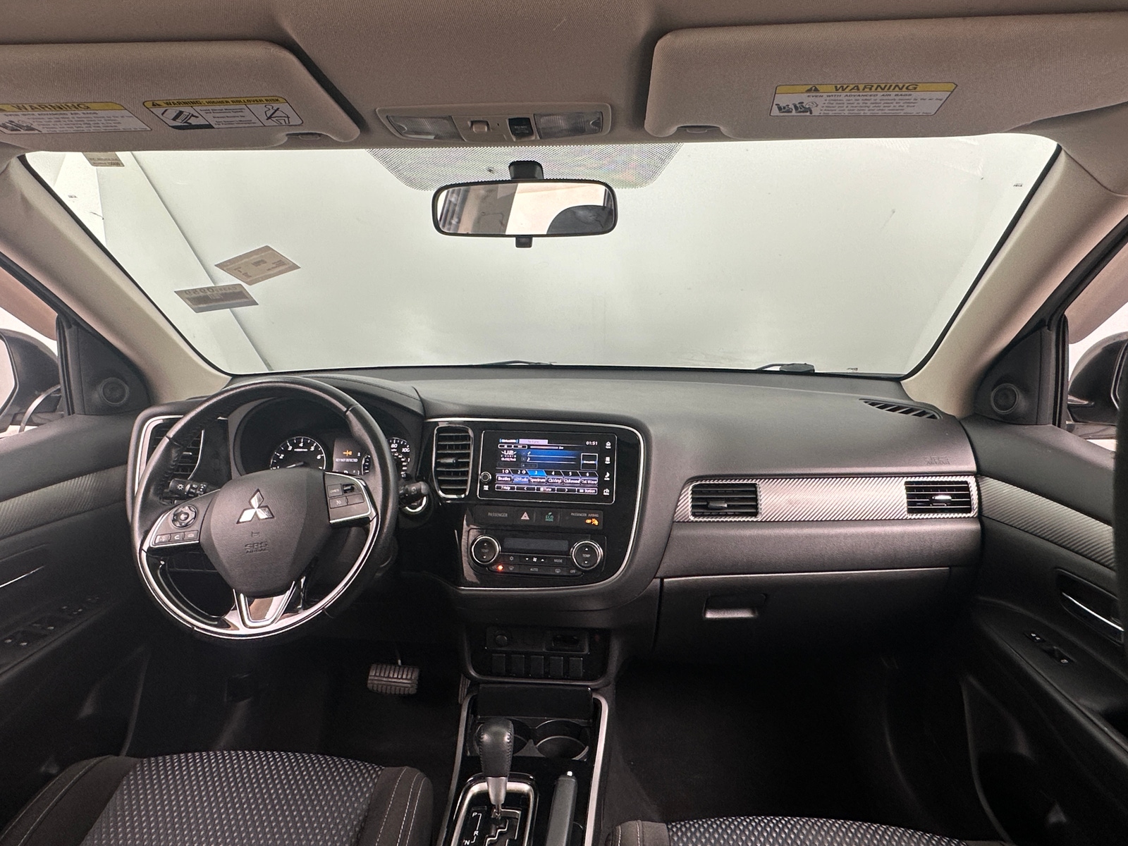 Thumbnail: 2017 Mitsubishi Outlander - 3