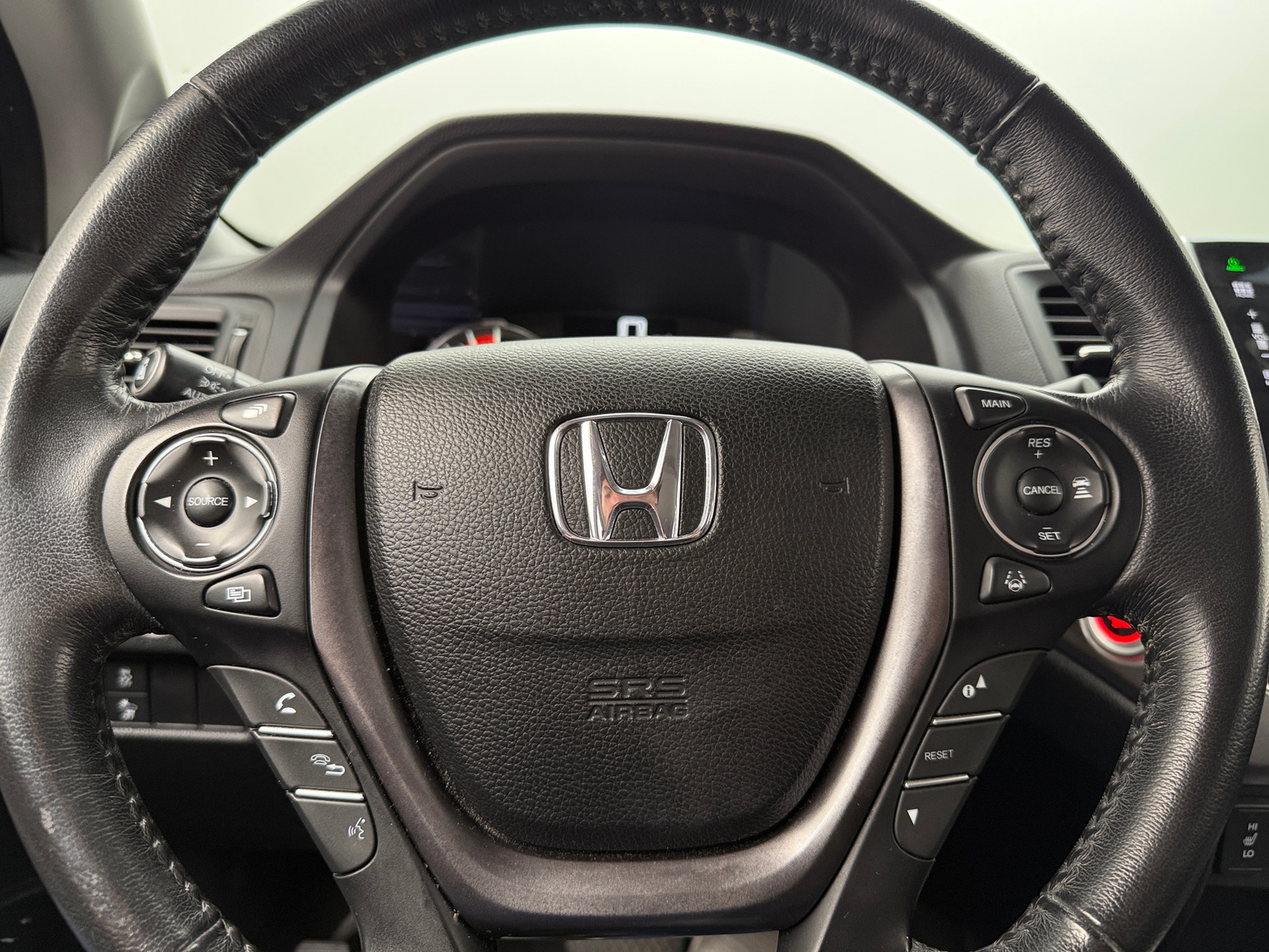 Thumbnail: 2016 Honda Pilot - 4