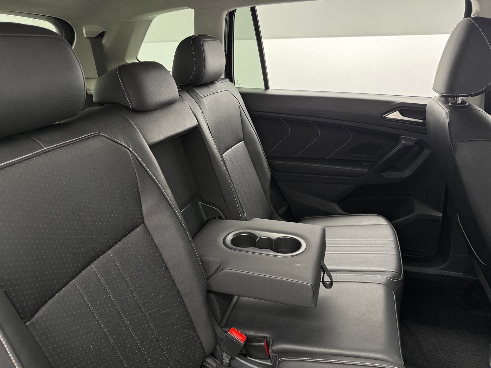 Thumbnail: 2023 Volkswagen Tiguan - 5