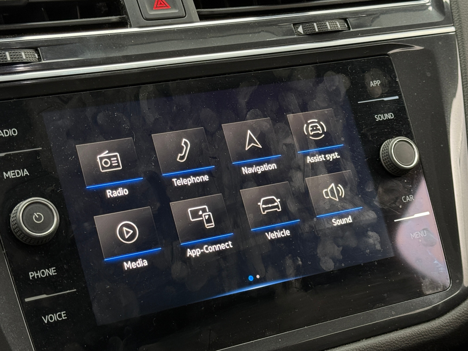 Thumbnail: 2023 Volkswagen Tiguan - 3