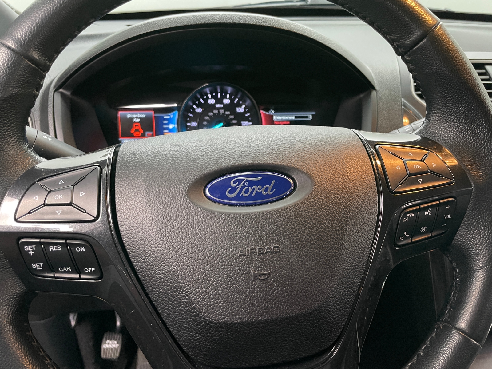 Thumbnail: 2019 Ford Explorer - 5