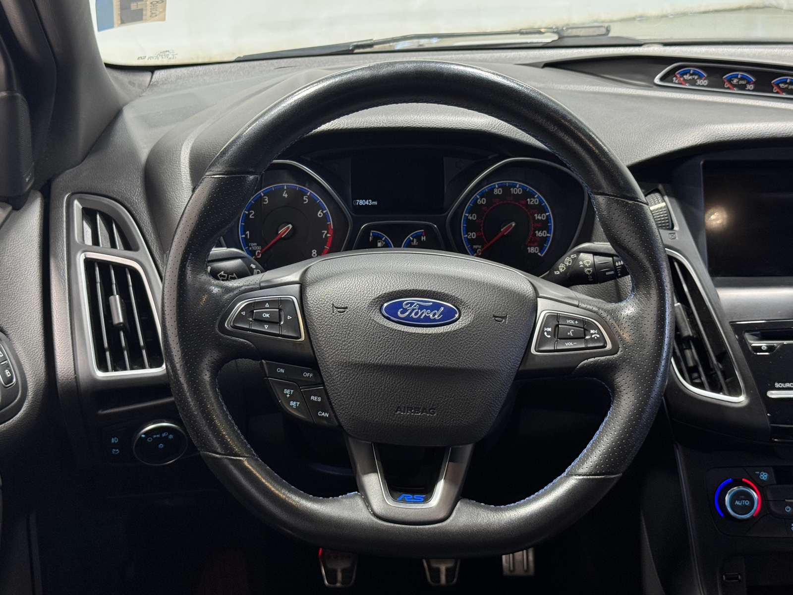 Thumbnail: 2017 Ford Focus - 4