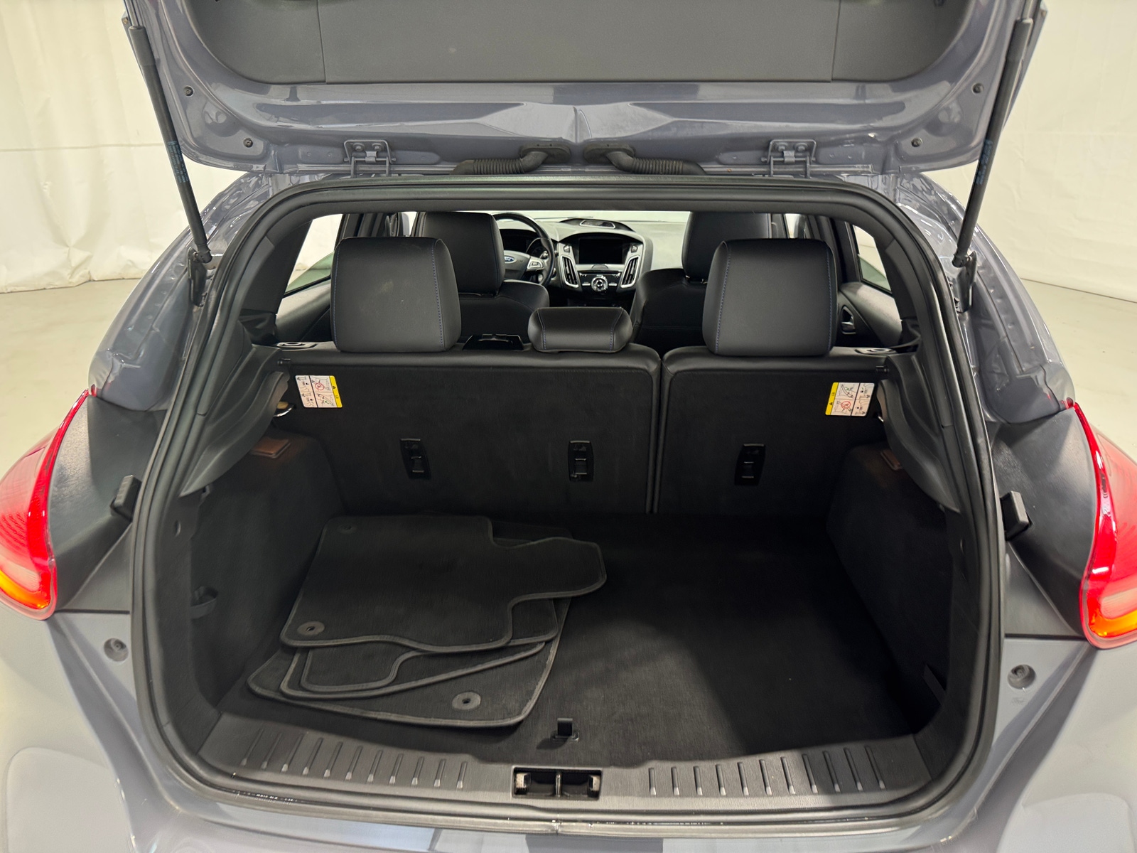 Thumbnail: 2017 Ford Focus - 6