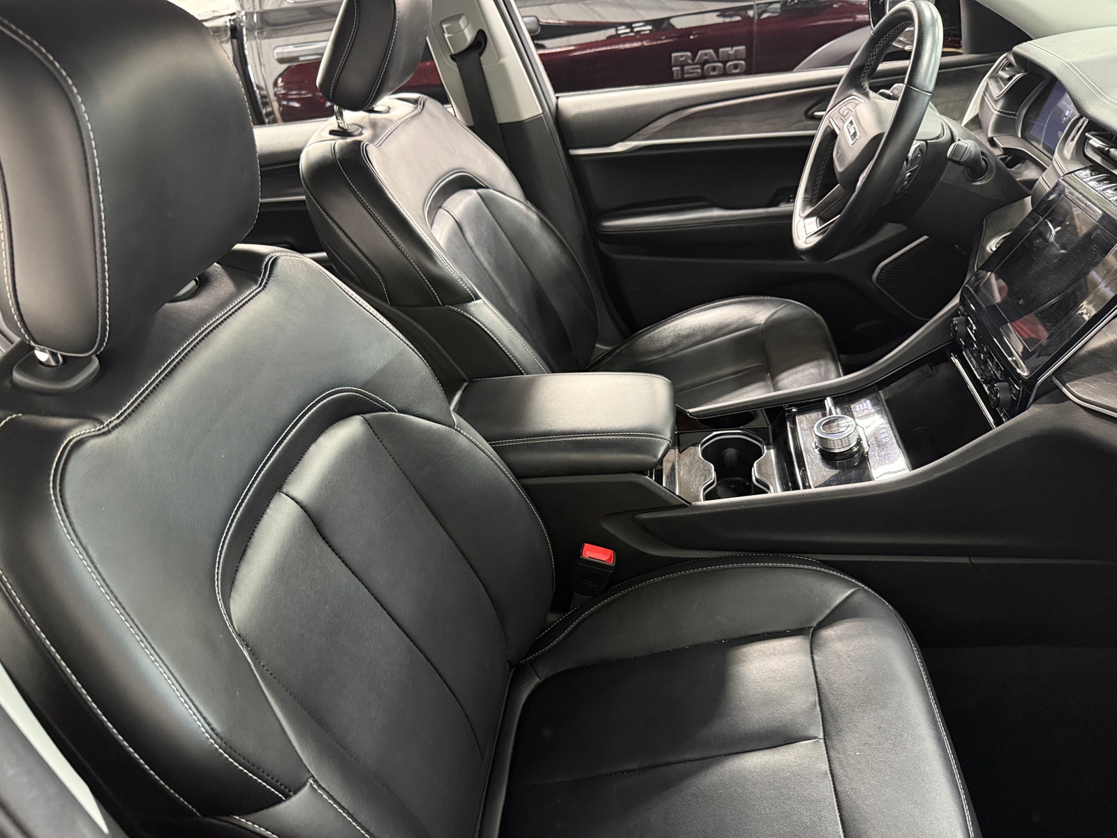 Thumbnail: 2022 Jeep Grand Cherokee L - 2