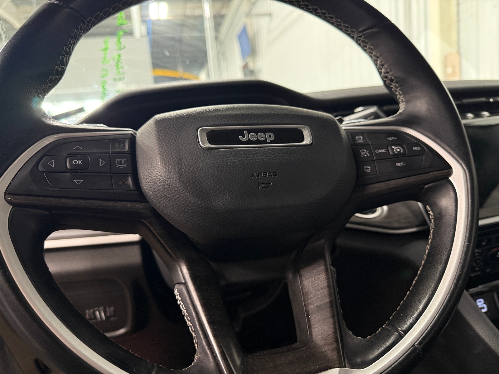 Thumbnail: 2022 Jeep Grand Cherokee L - 5