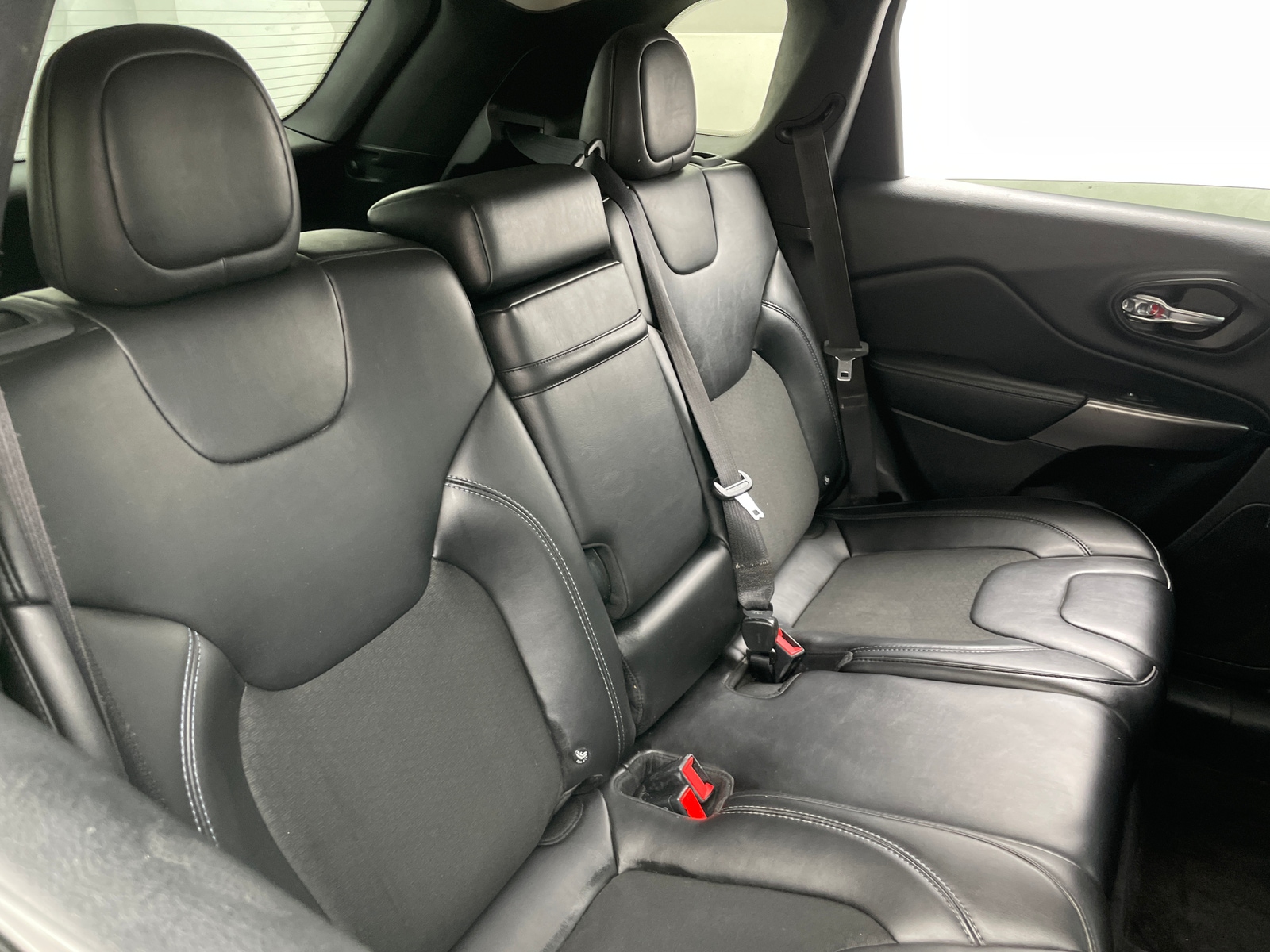 Thumbnail: 2019 Jeep Cherokee - 6