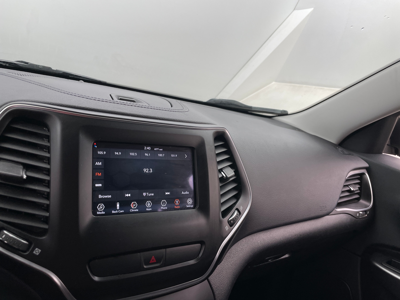 Thumbnail: 2019 Jeep Cherokee - 4