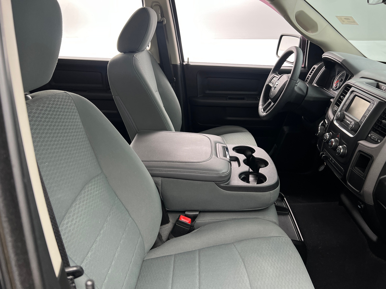 Thumbnail: 2020 RAM 1500 Classic - 2