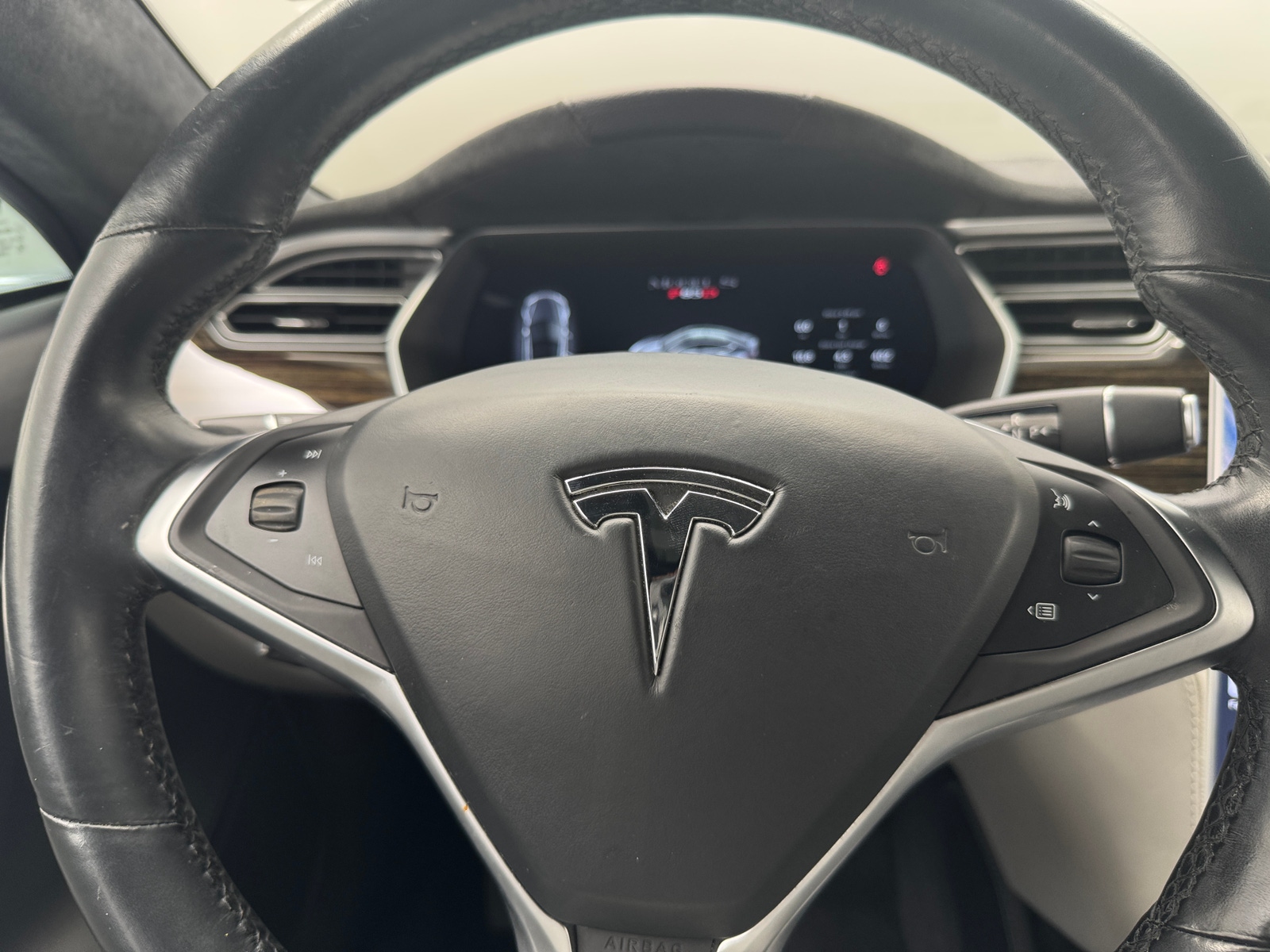 Thumbnail: 2015 Tesla Model S - 4