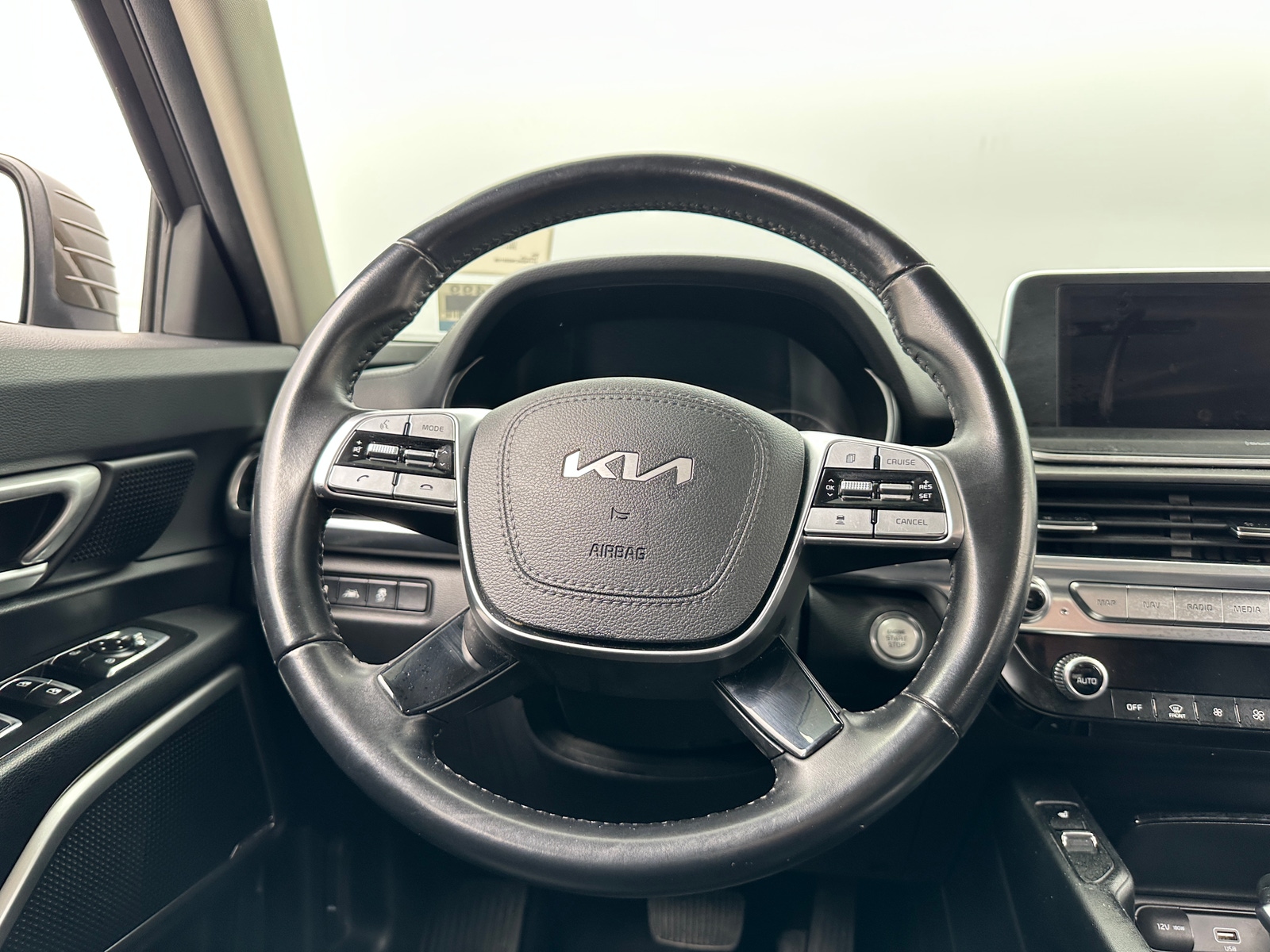 Thumbnail: 2022 Kia Telluride - 4