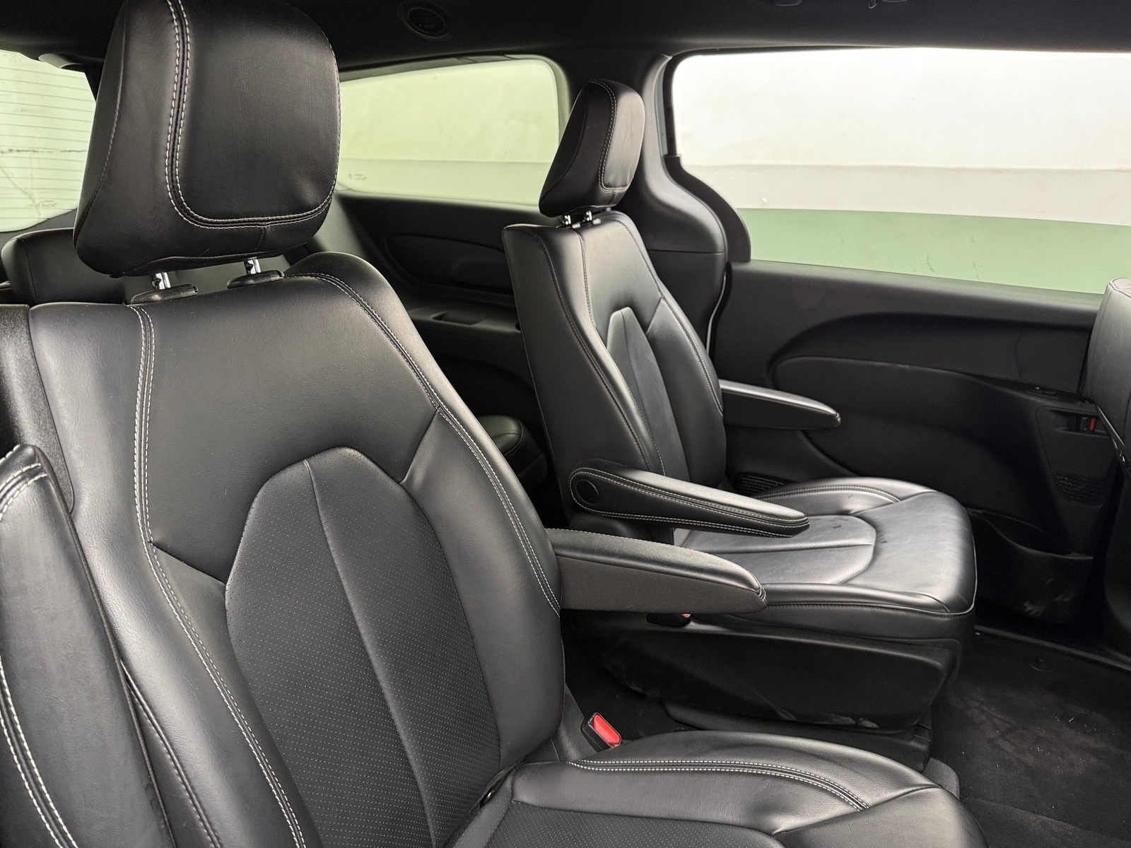 Thumbnail: 2023 Chrysler Pacifica - 5