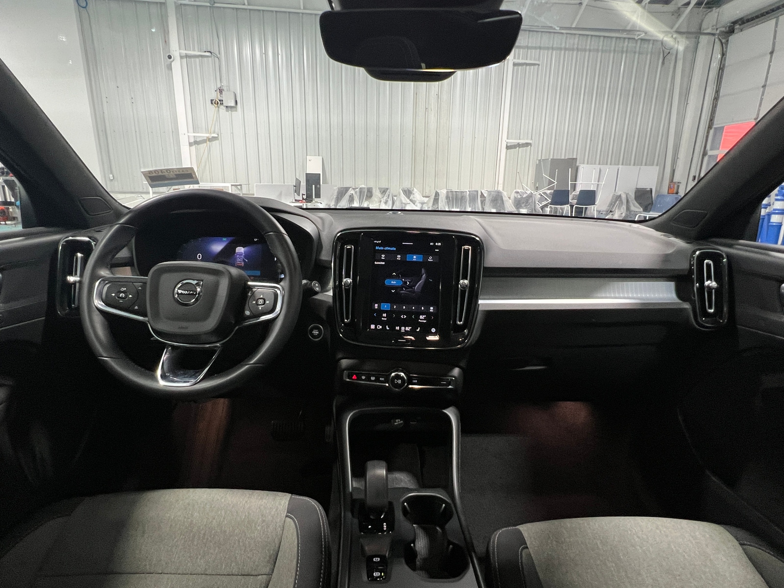 Thumbnail: 2024 Volvo XC40 - 3