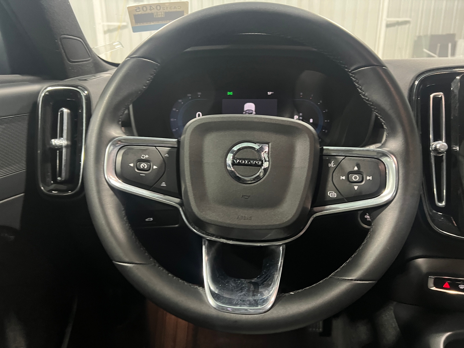 Thumbnail: 2024 Volvo XC40 - 5