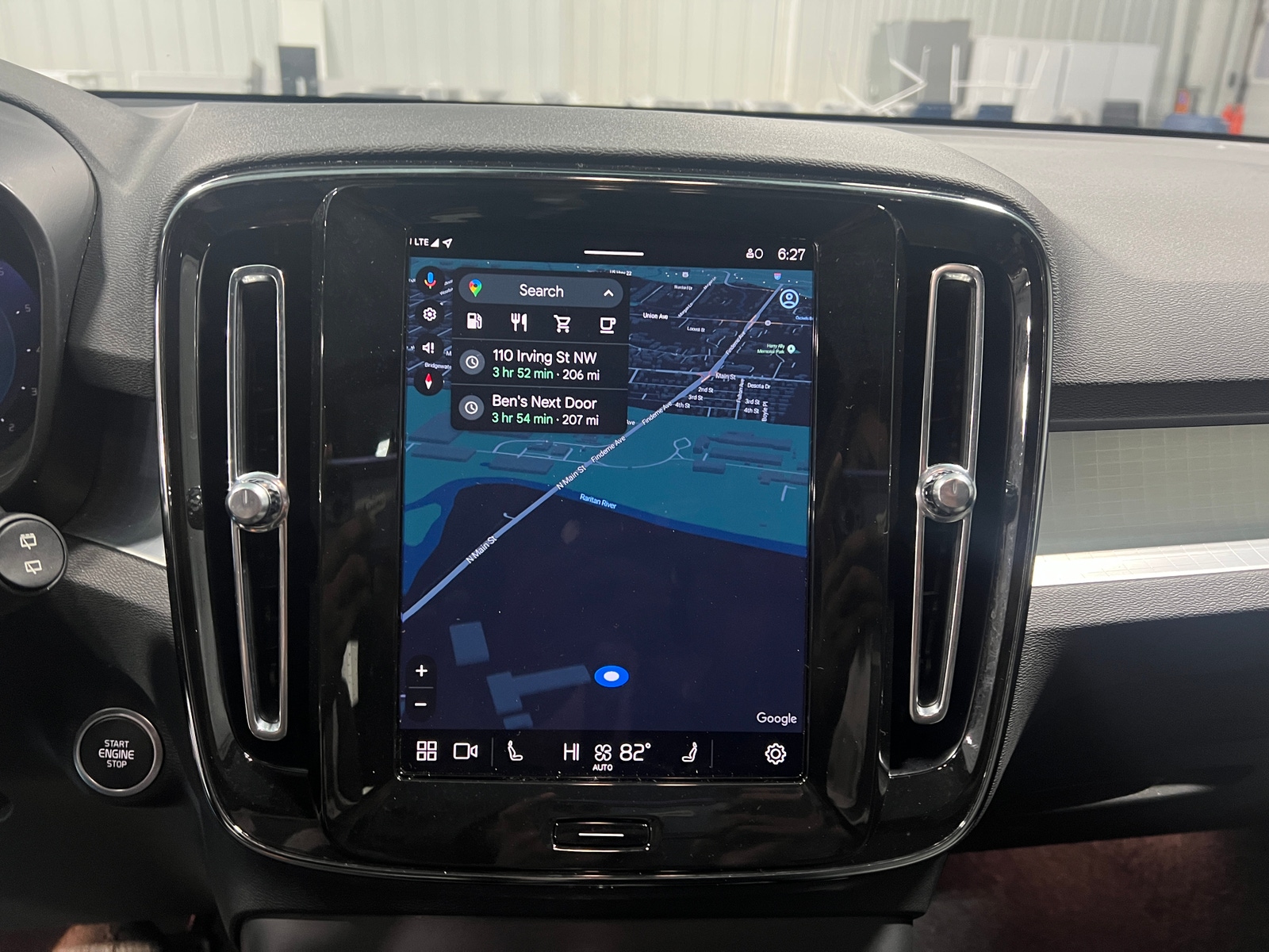 Thumbnail: 2024 Volvo XC40 - 4