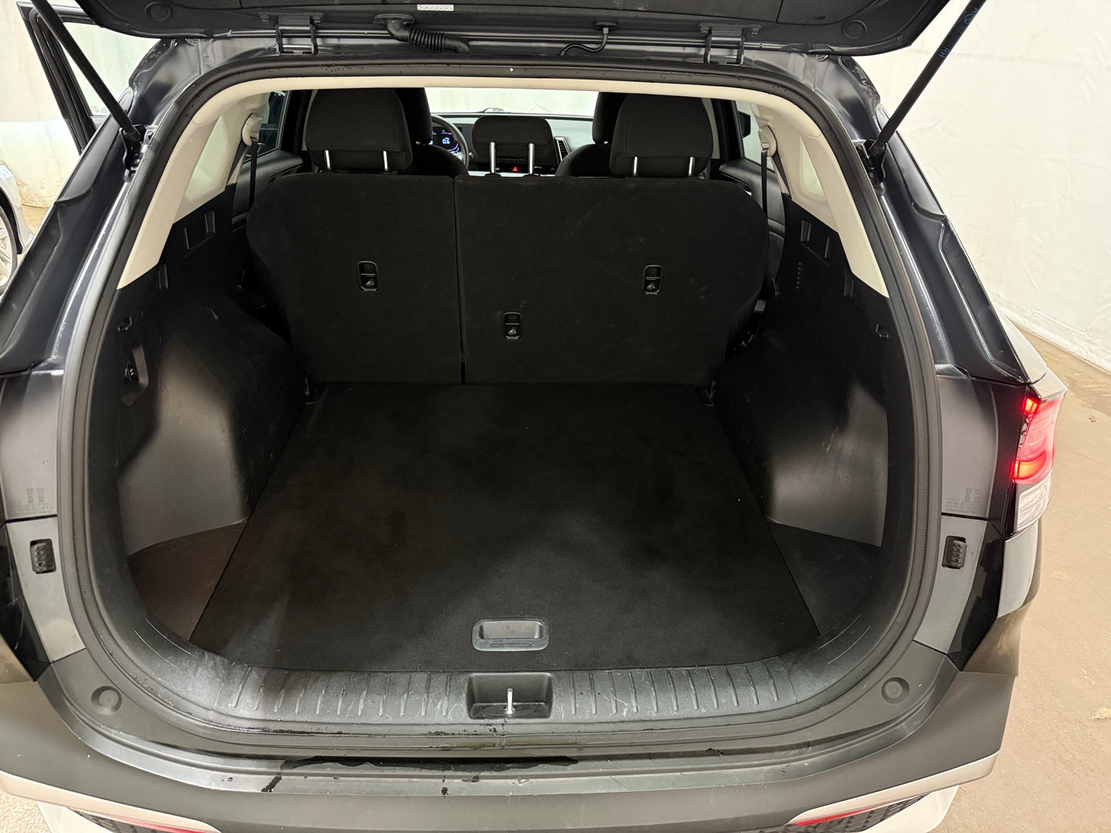 Thumbnail: 2024 Kia Sportage - 7