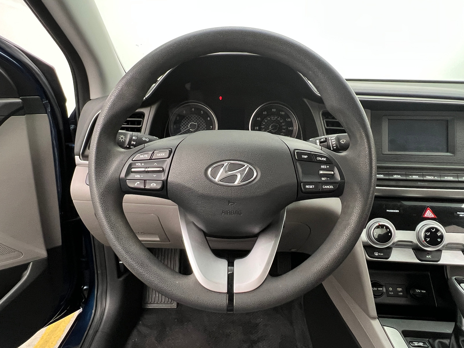 Thumbnail: 2019 Hyundai Elantra - 5