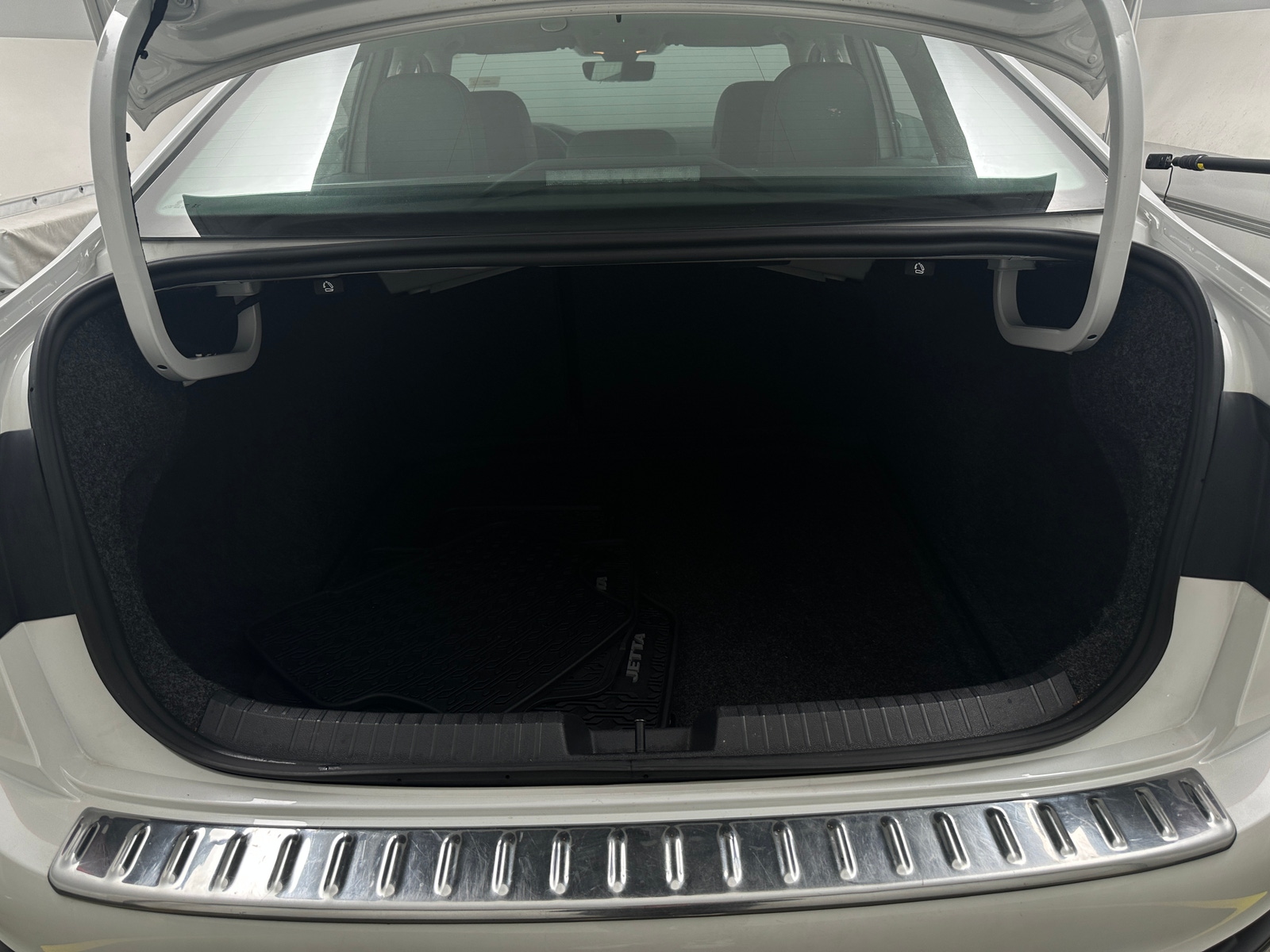 Thumbnail: 2024 Volkswagen Jetta - 6