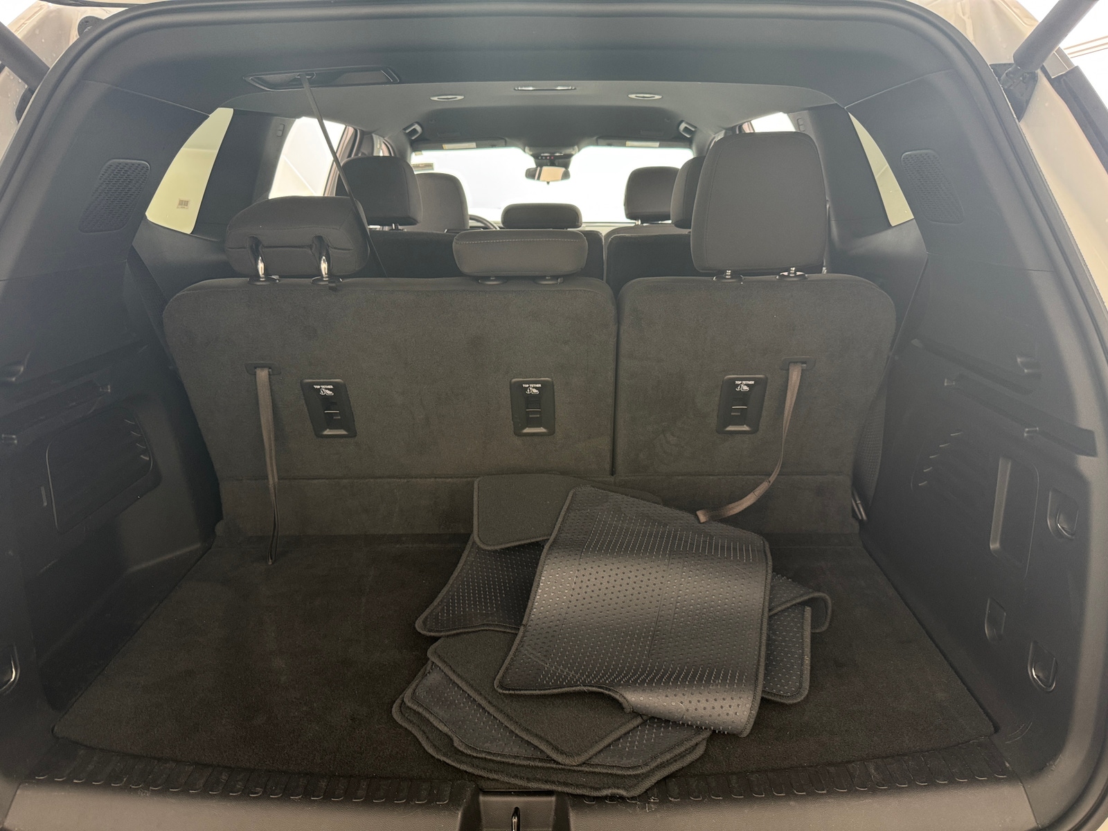 Thumbnail: 2025 GMC Acadia - 7