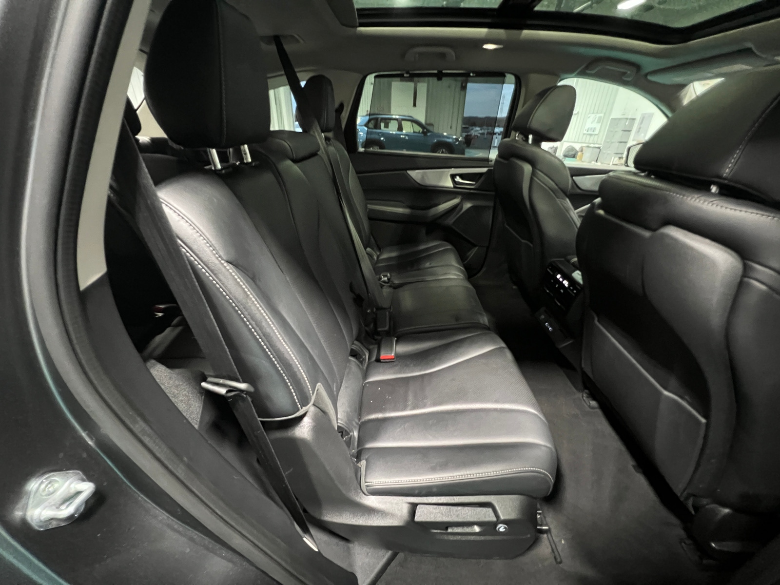 Thumbnail: 2023 Acura MDX - 5