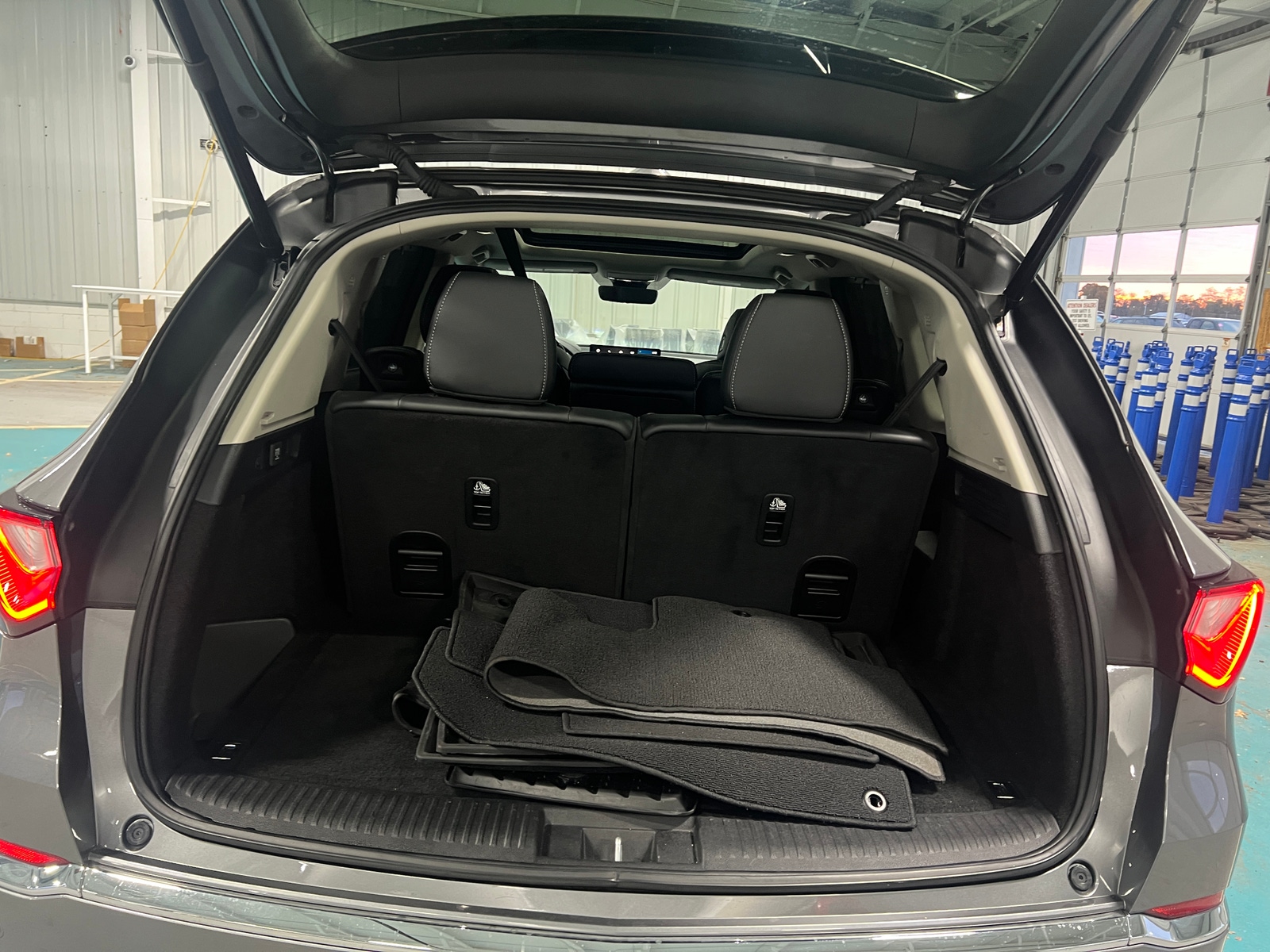 Thumbnail: 2023 Acura MDX - 6