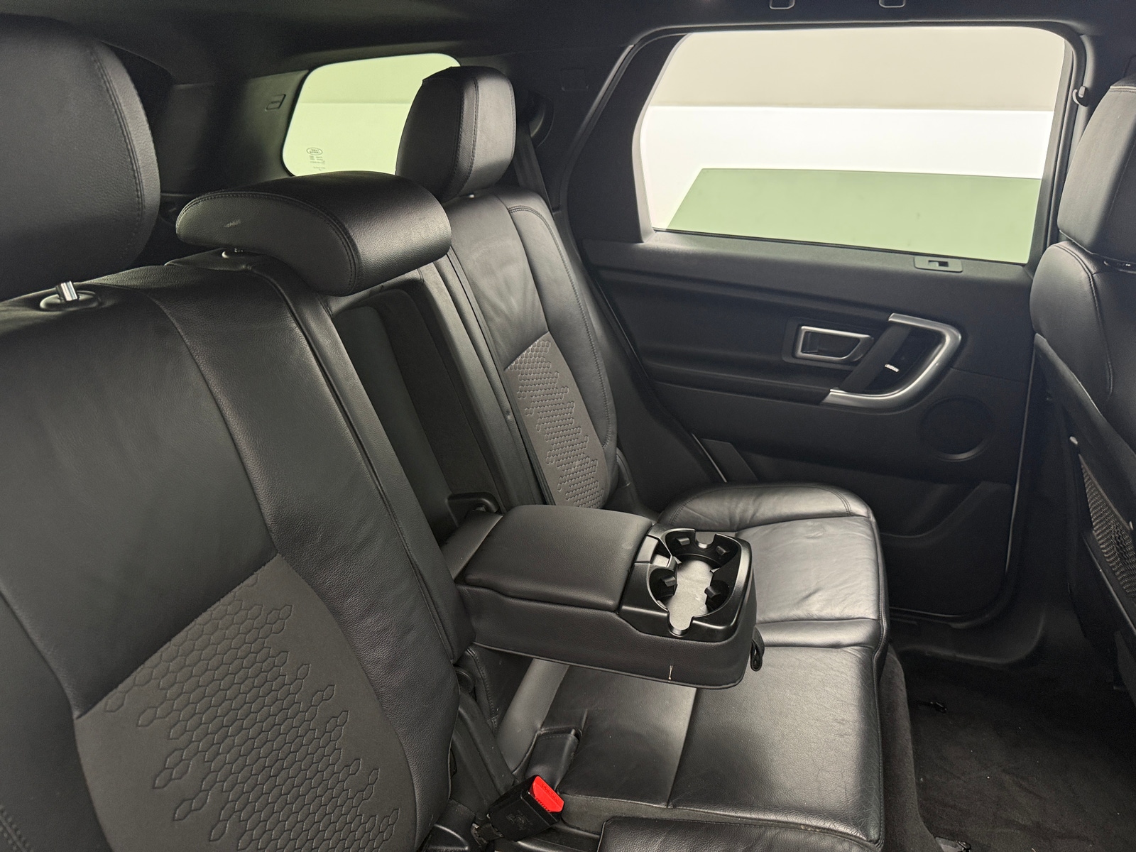 Thumbnail: 2018 Land Rover Discovery Sport - 5