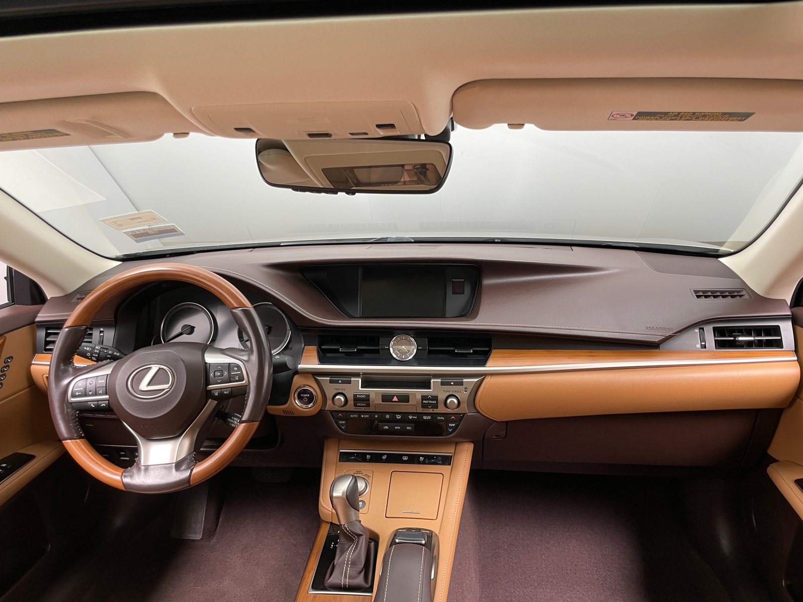 Thumbnail: 2016 Lexus ES - 2