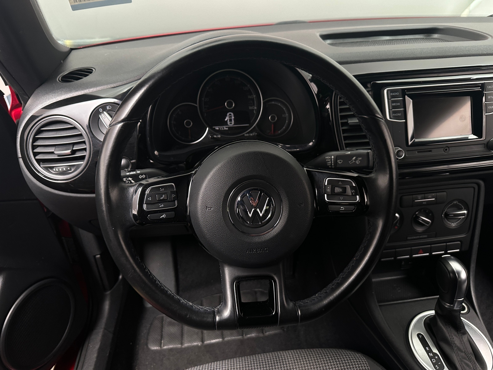 Thumbnail: 2018 Volkswagen Beetle - 5