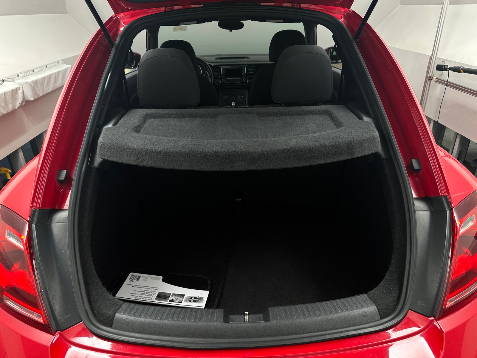 Thumbnail: 2018 Volkswagen Beetle - 7