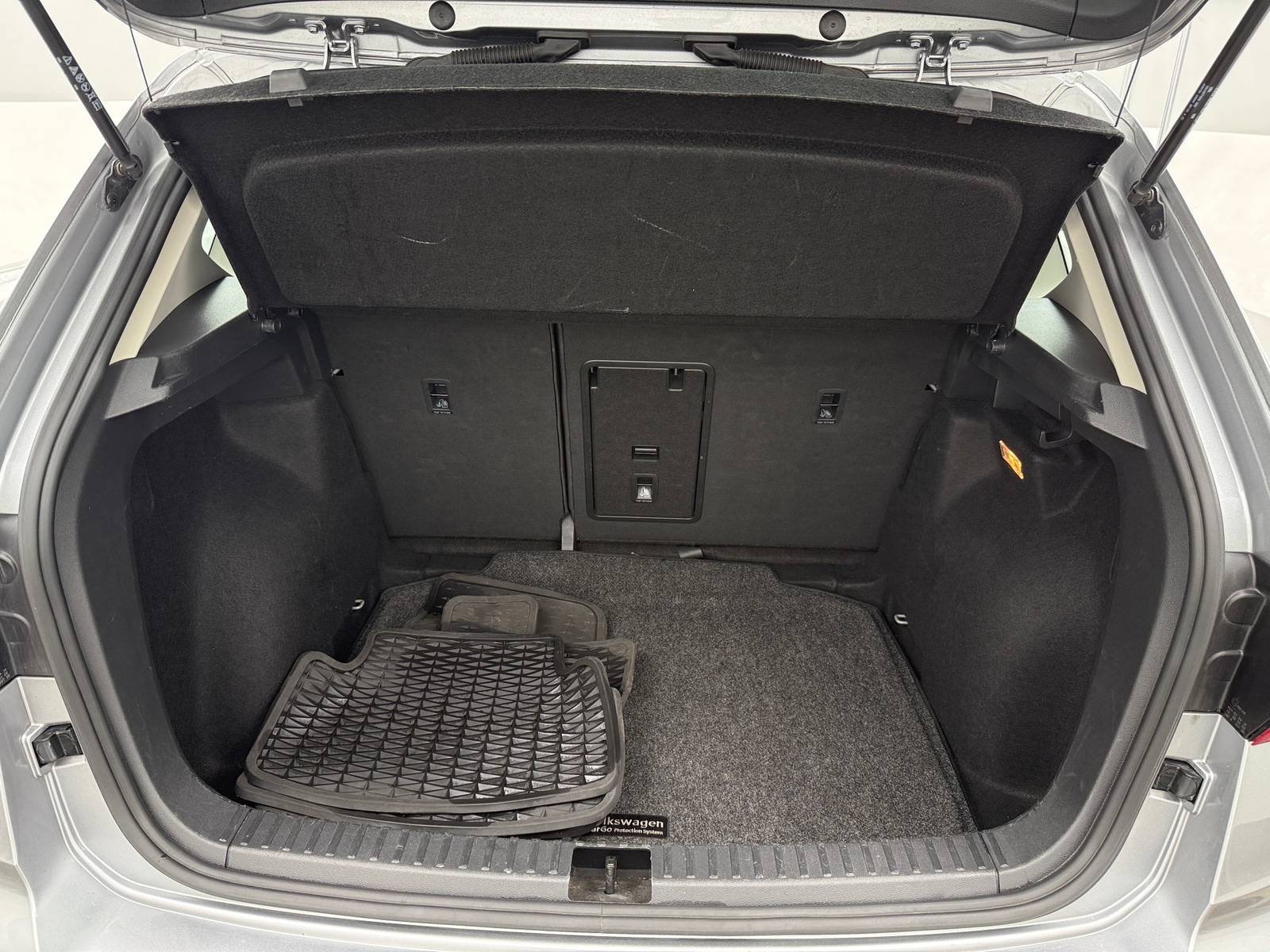 Thumbnail: 2023 Volkswagen Taos - 7