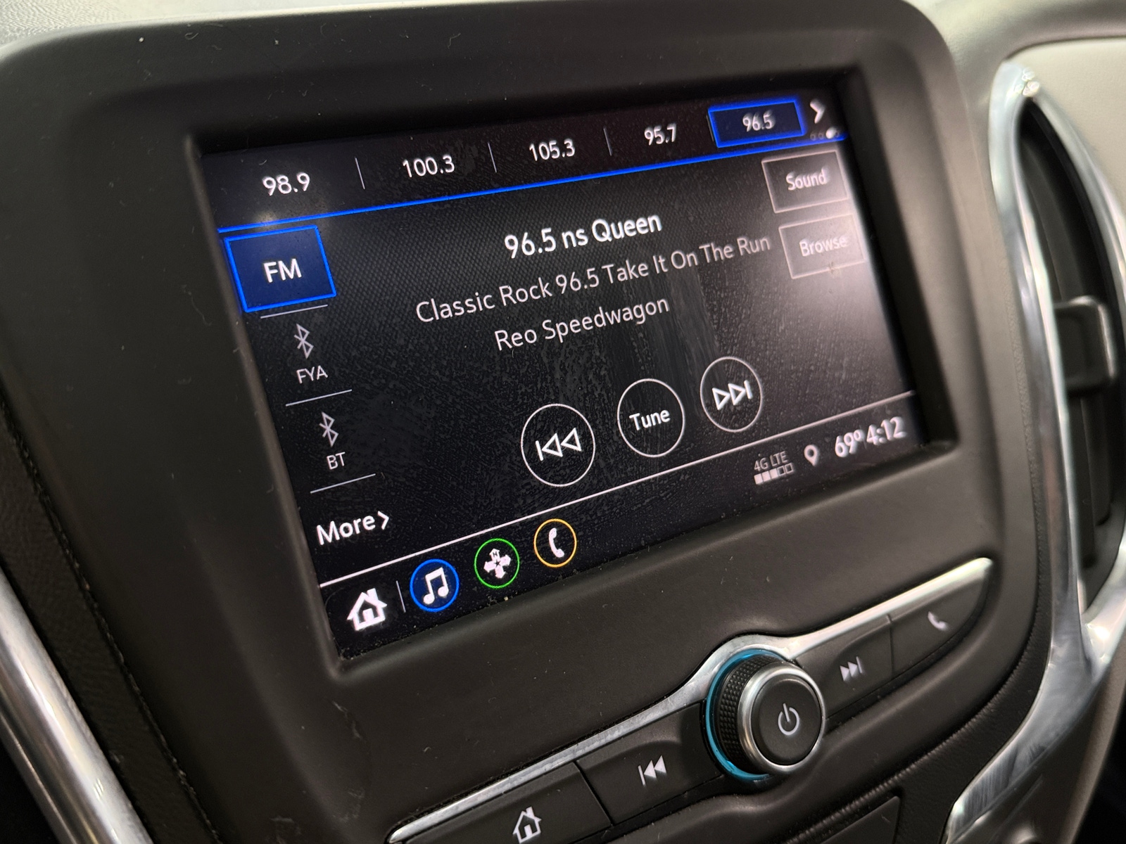 Thumbnail: 2021 Chevrolet Equinox - 4