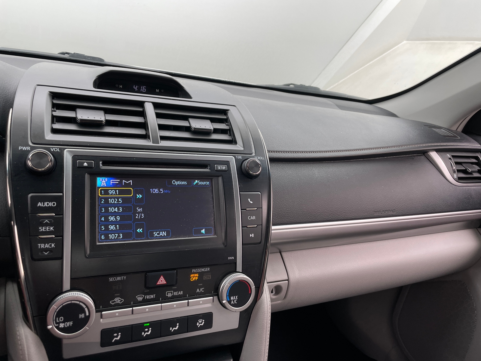 Thumbnail: 2014 Toyota Camry - 4