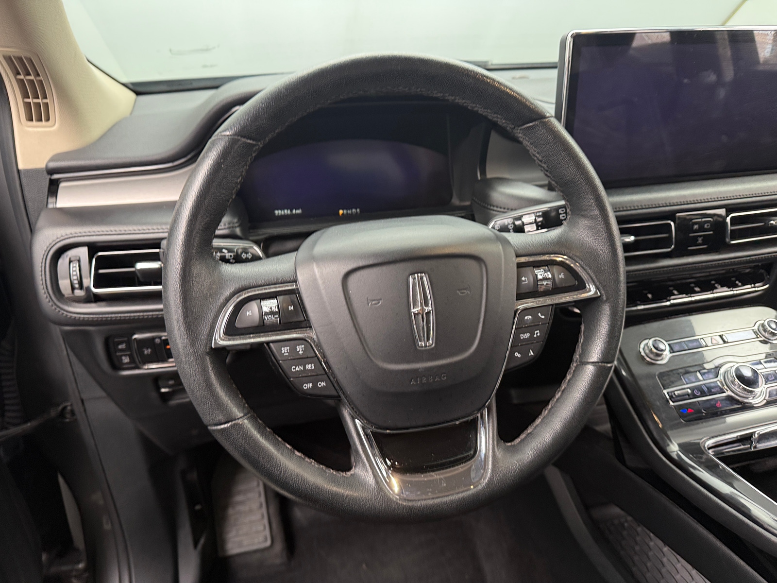 Thumbnail: 2023 Lincoln Nautilus - 4