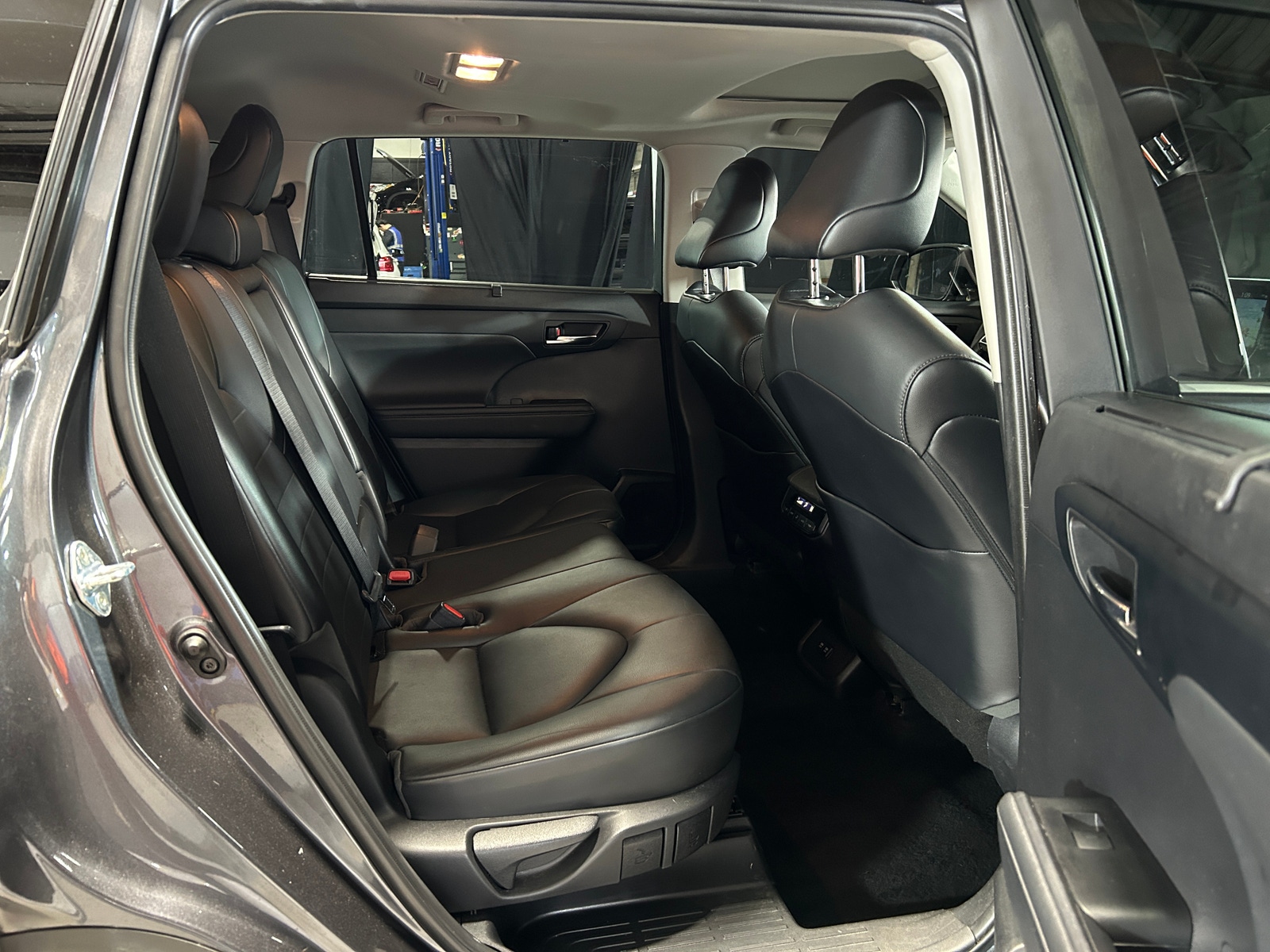 Thumbnail: 2021 Toyota Highlander - 5