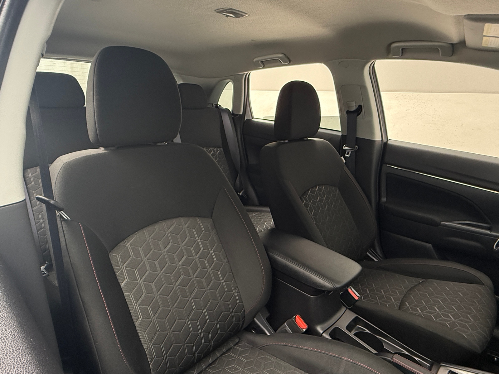 Thumbnail: 2024 Mitsubishi Outlander Sport - 2