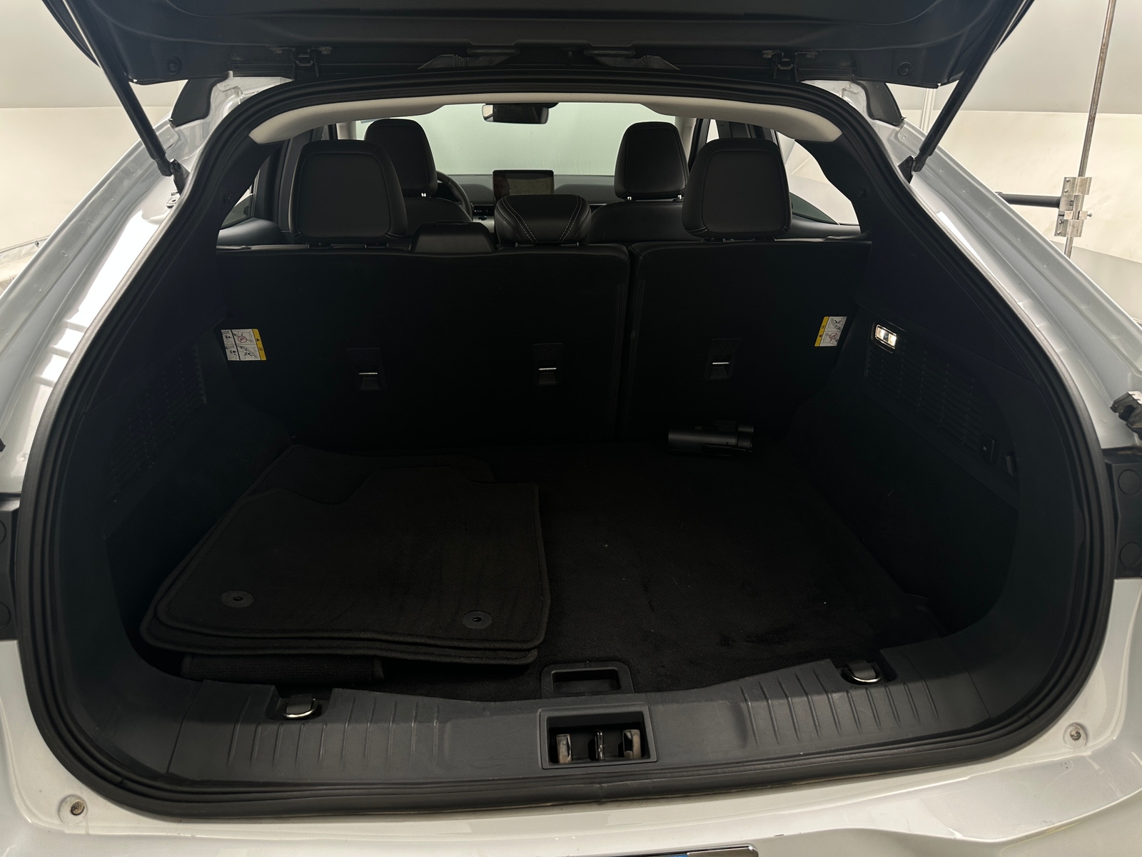 Thumbnail: 2021 Ford Mustang Mach-E - 6