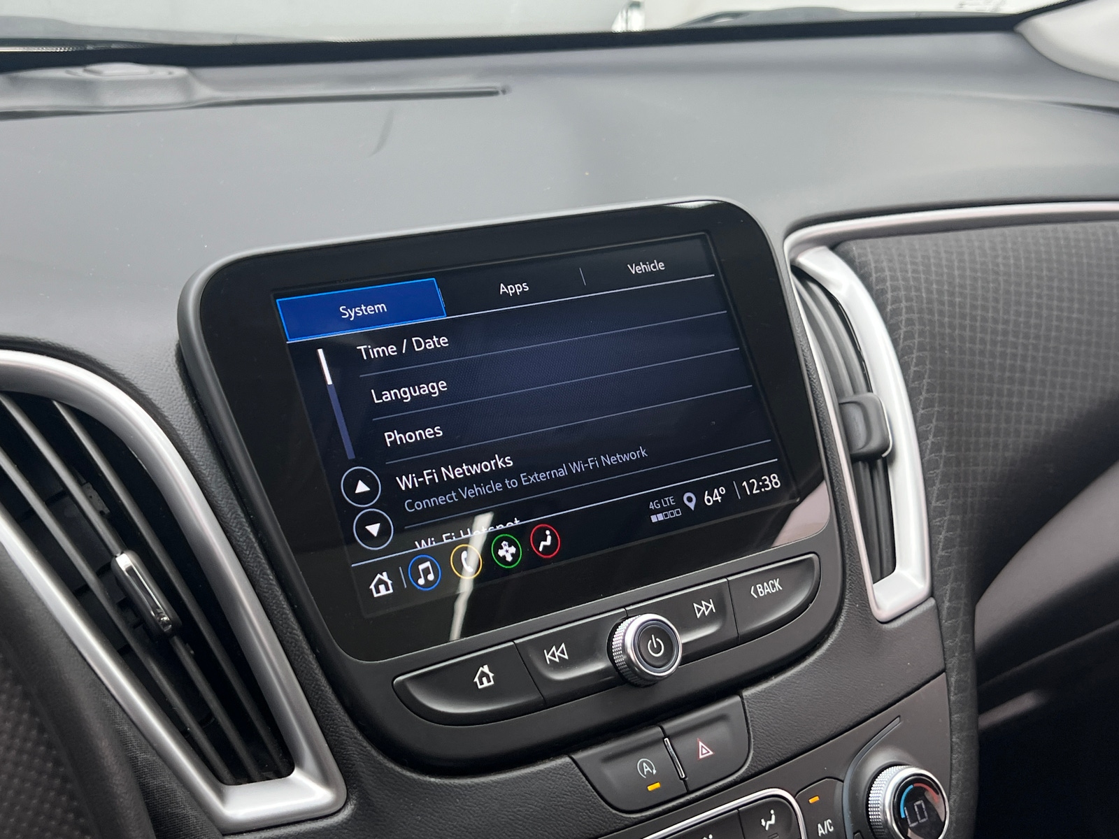 Thumbnail: 2024 Chevrolet Malibu - 4