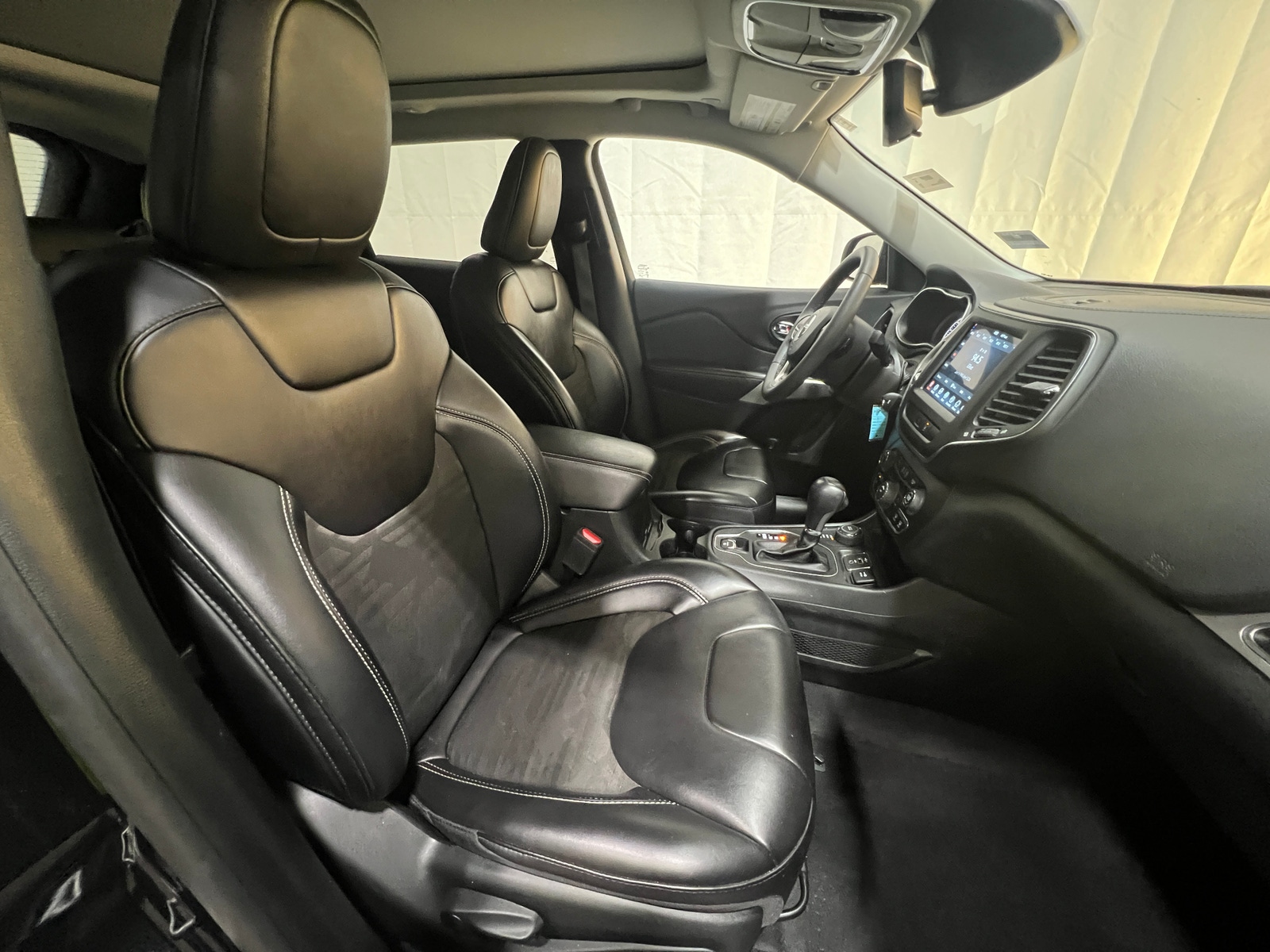 Thumbnail: 2022 Jeep Cherokee - 2