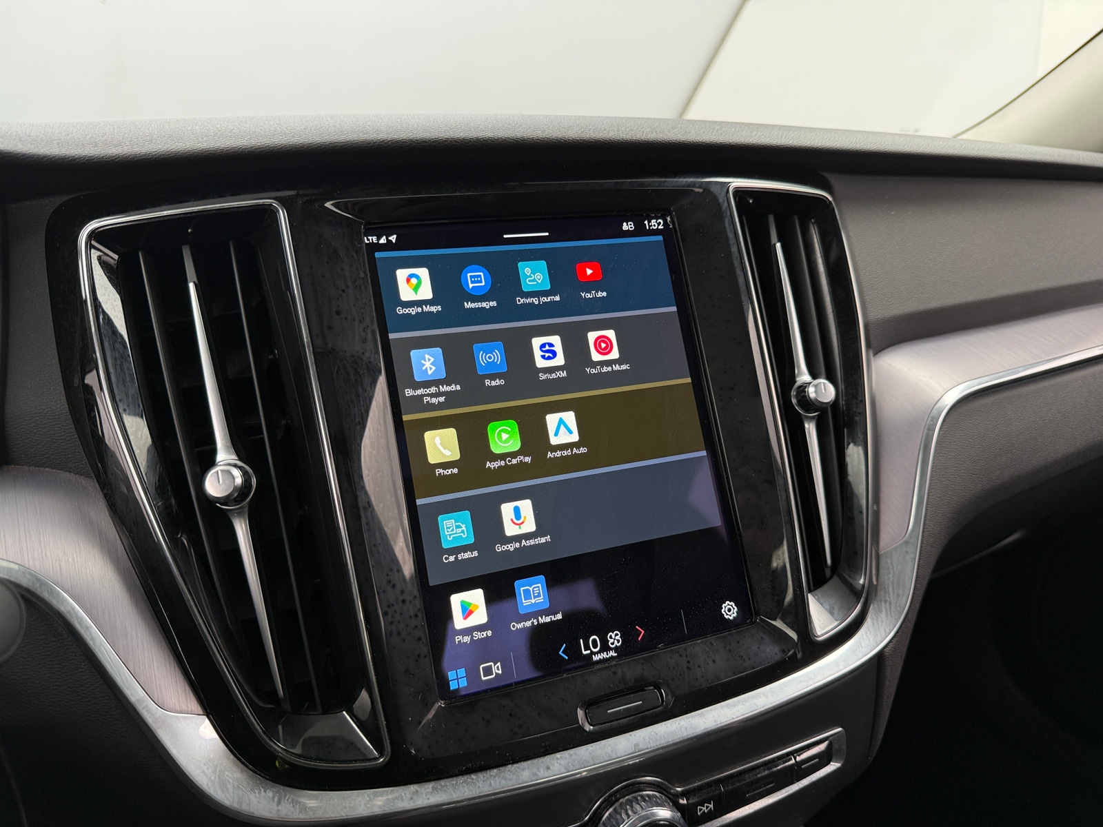 Thumbnail: 2024 Volvo S60 - 3