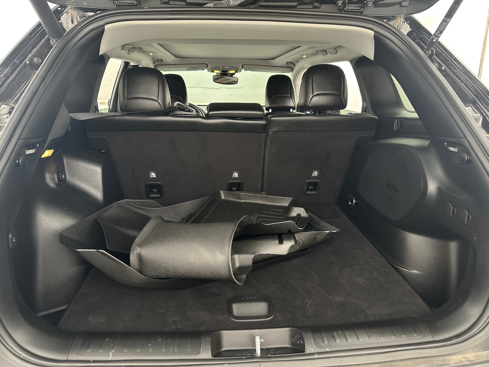 Thumbnail: 2021 Jeep Cherokee - 6