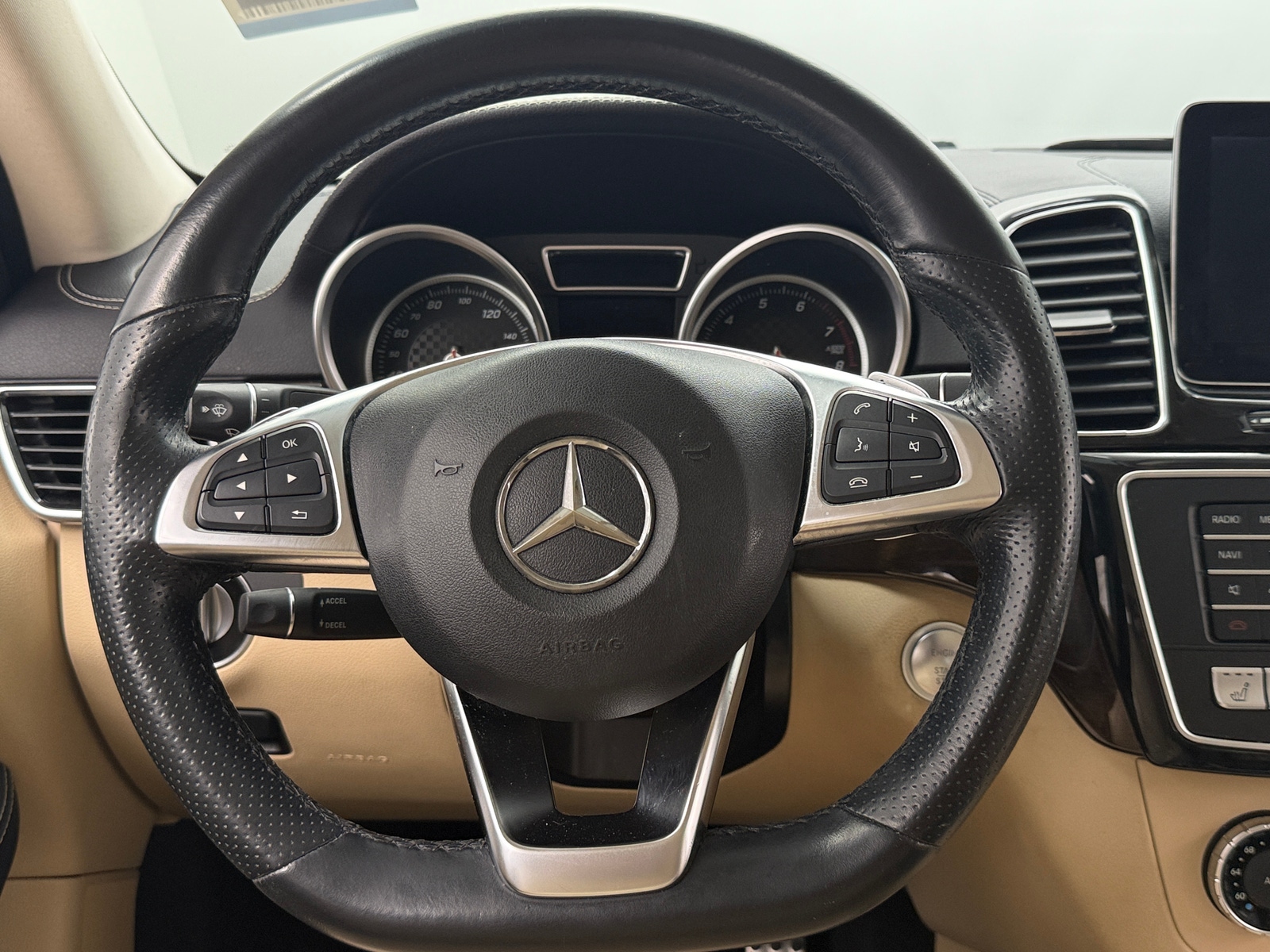 Thumbnail: 2017 Mercedes-Benz GLE - 4