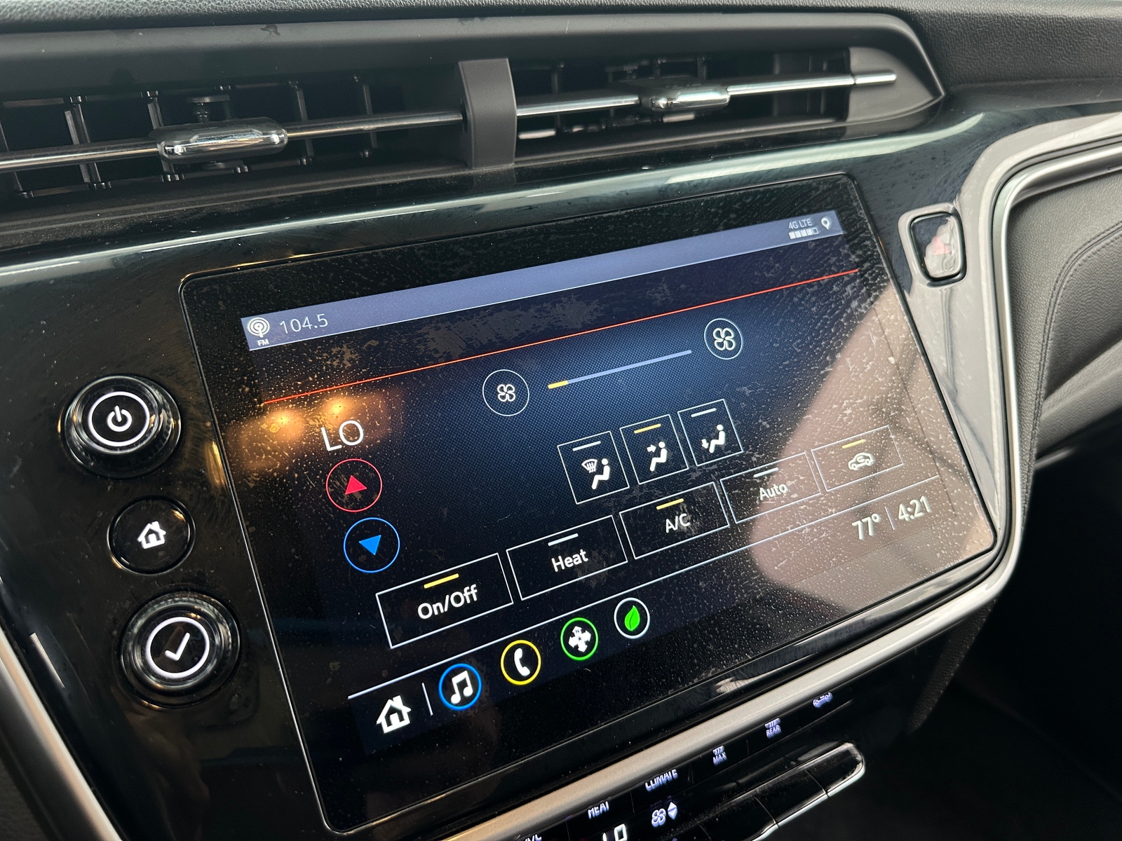 Thumbnail: 2022 Chevrolet Bolt EV - 4