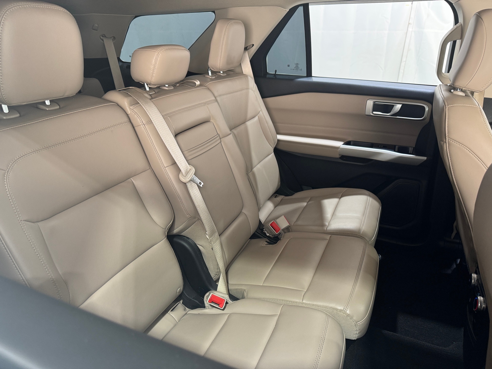 Thumbnail: 2022 Ford Explorer - 6