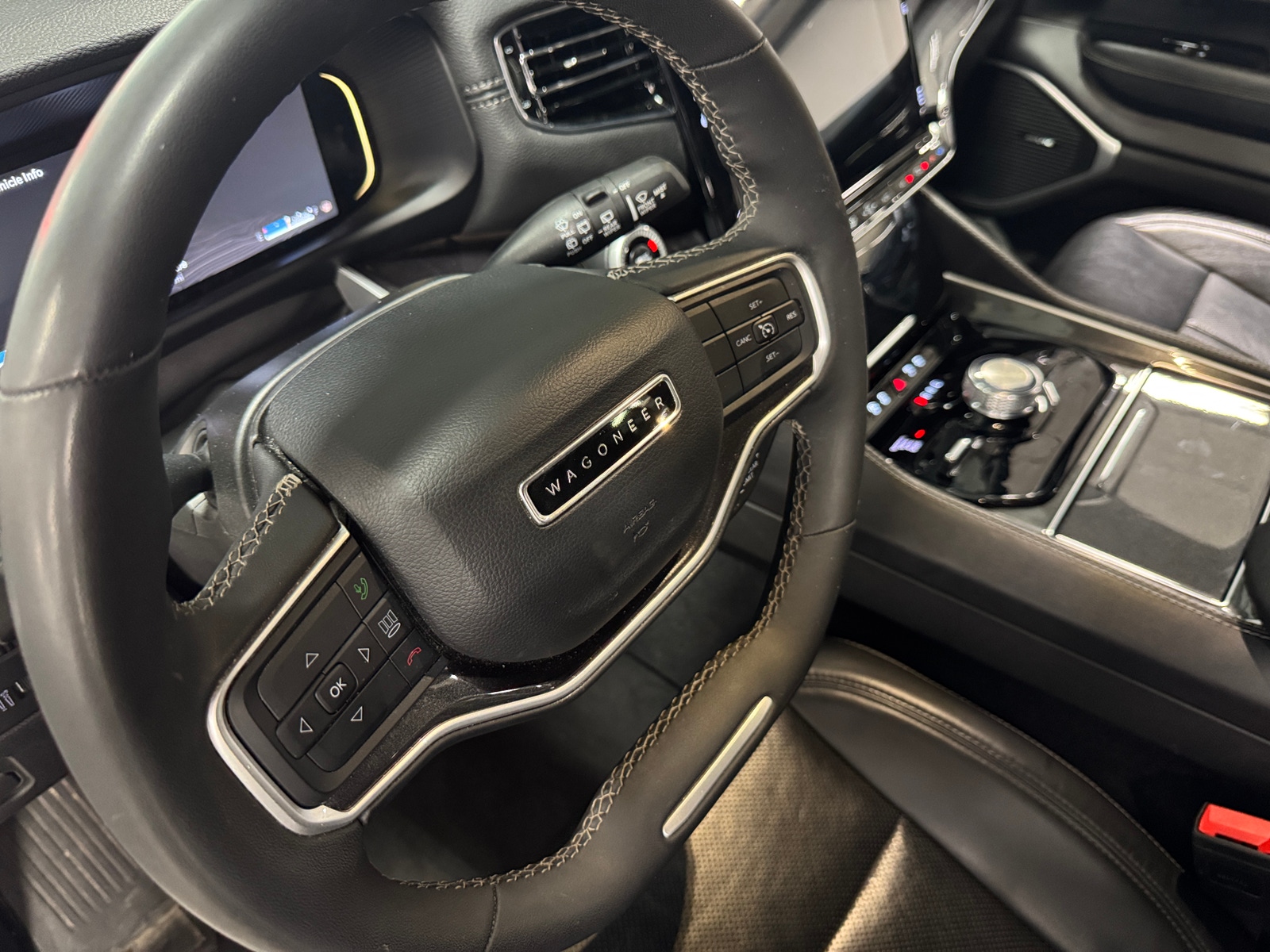 Thumbnail: 2024 Jeep Wagoneer - 4