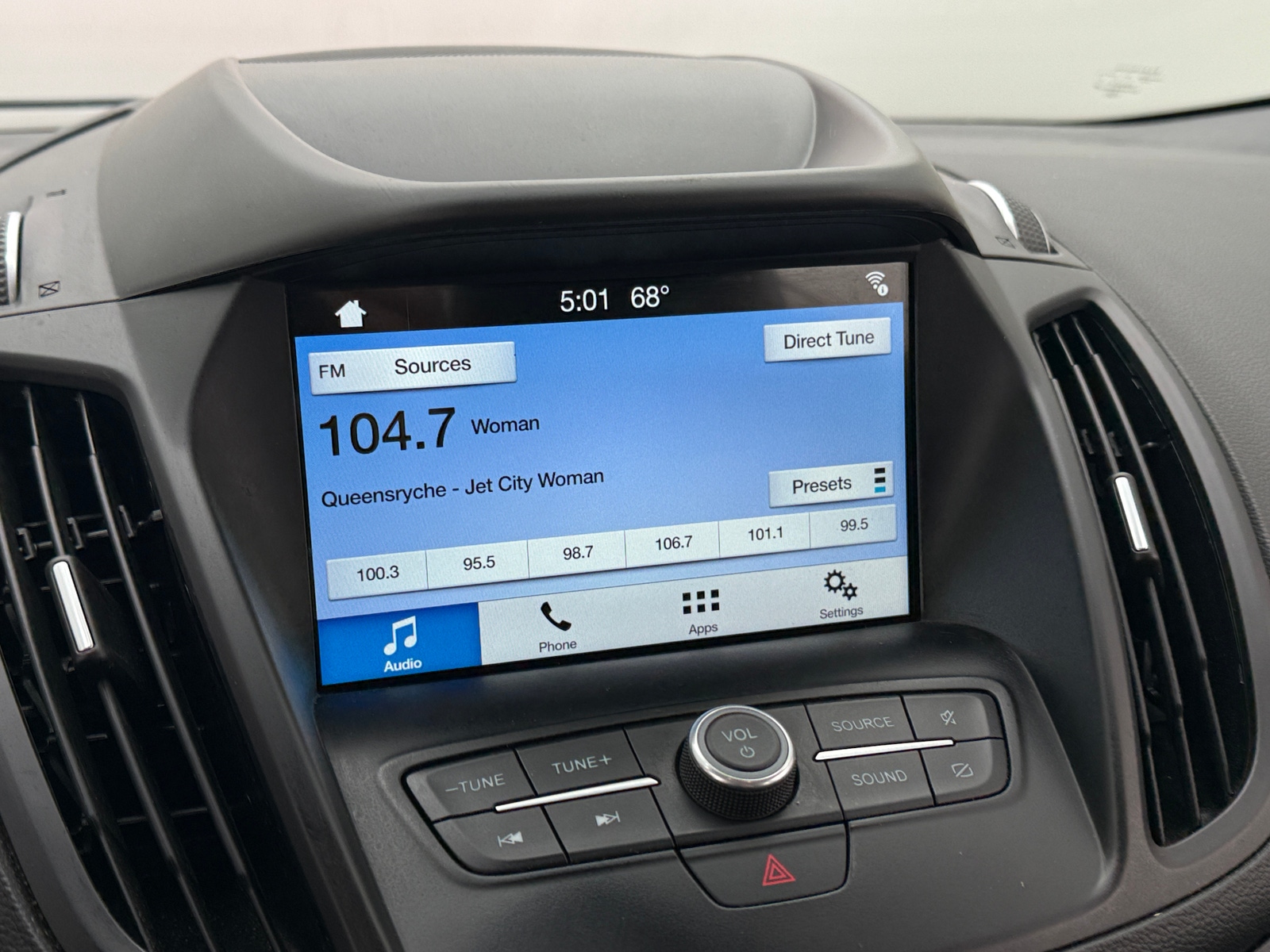 Thumbnail: 2019 Ford Escape - 3