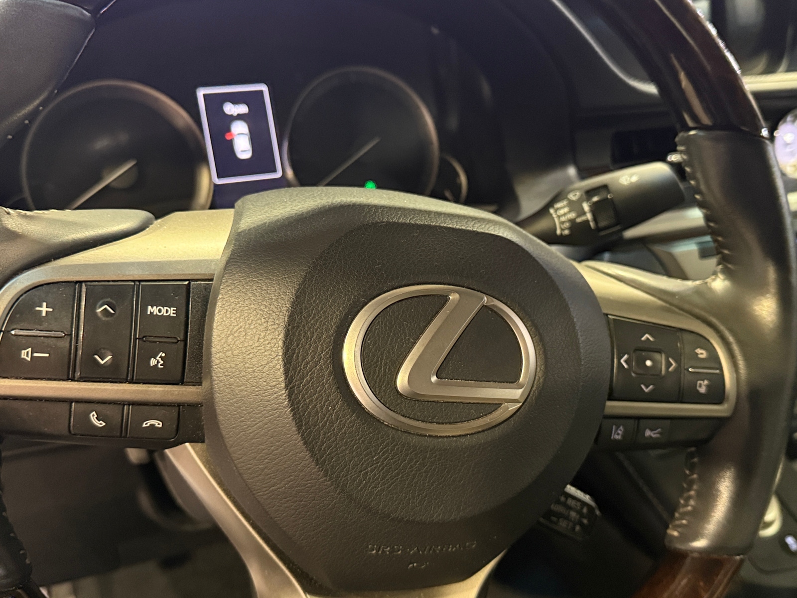 Thumbnail: 2016 Lexus ES - 4