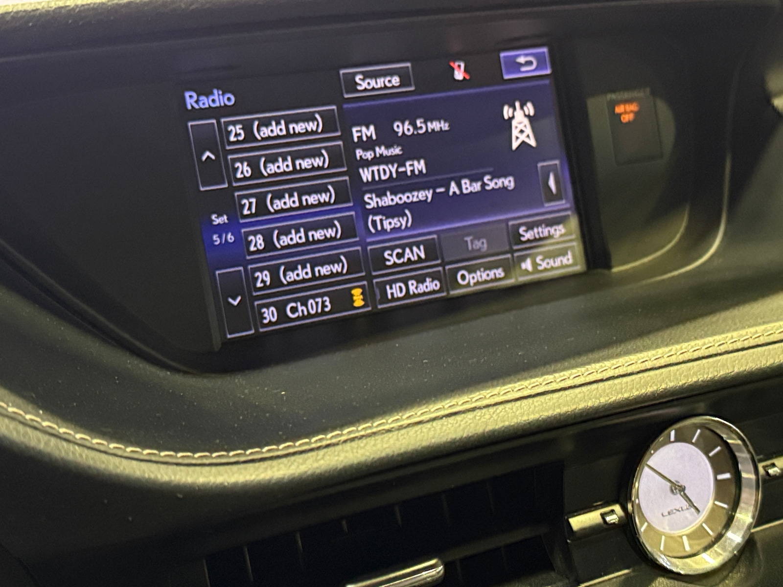 Thumbnail: 2016 Lexus ES - 3